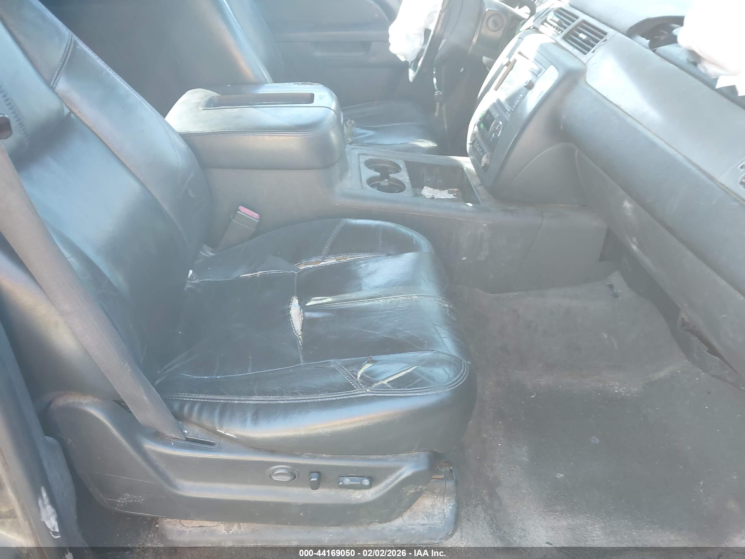 CHEVROLET TAHOE image 5