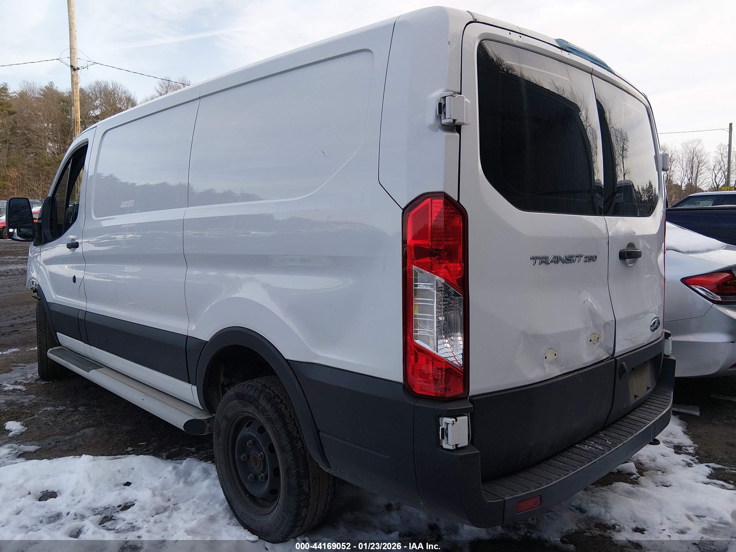 FORD TRANSIT-250 image 3