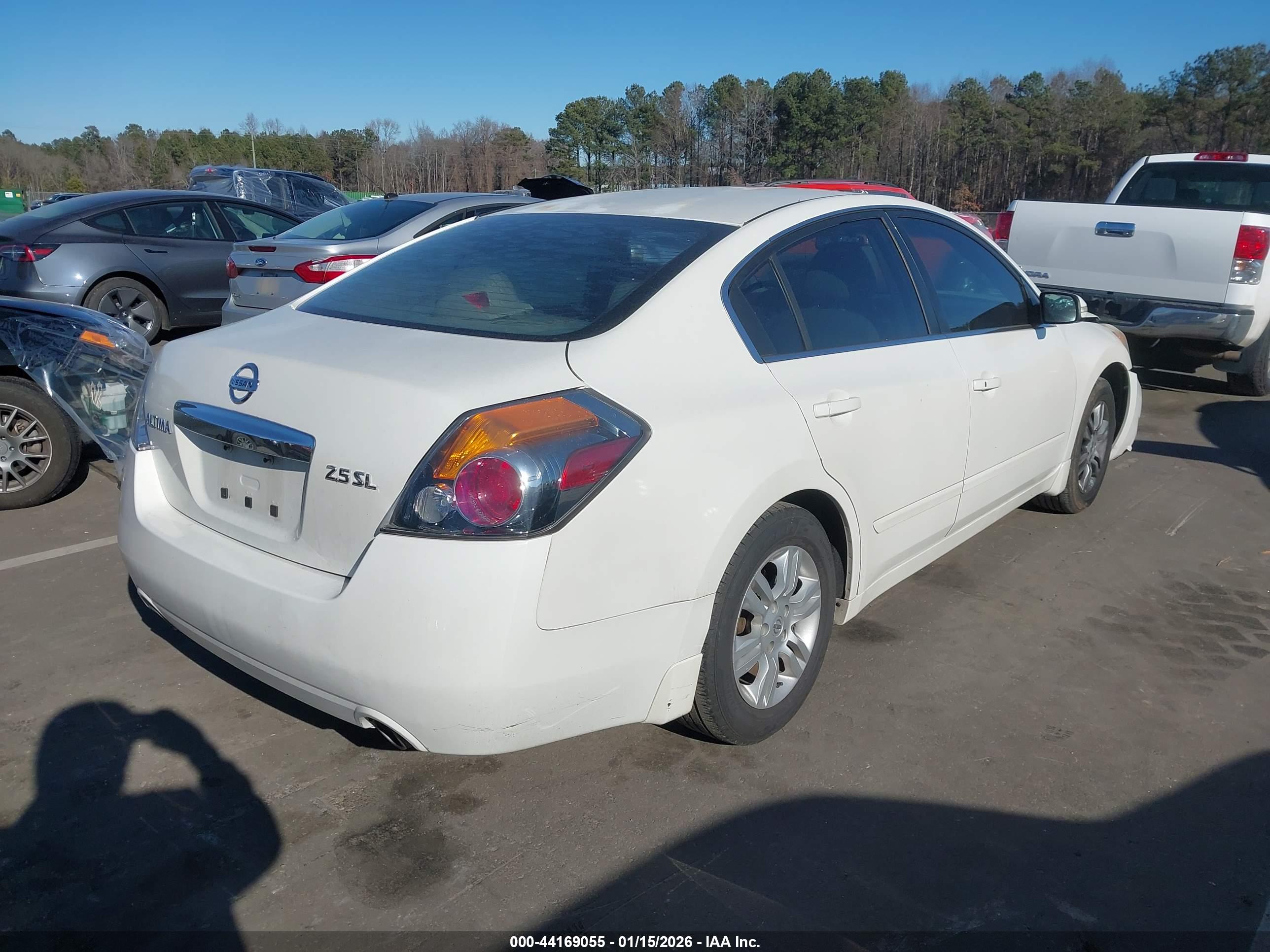 NISSAN ALTIMA image 4