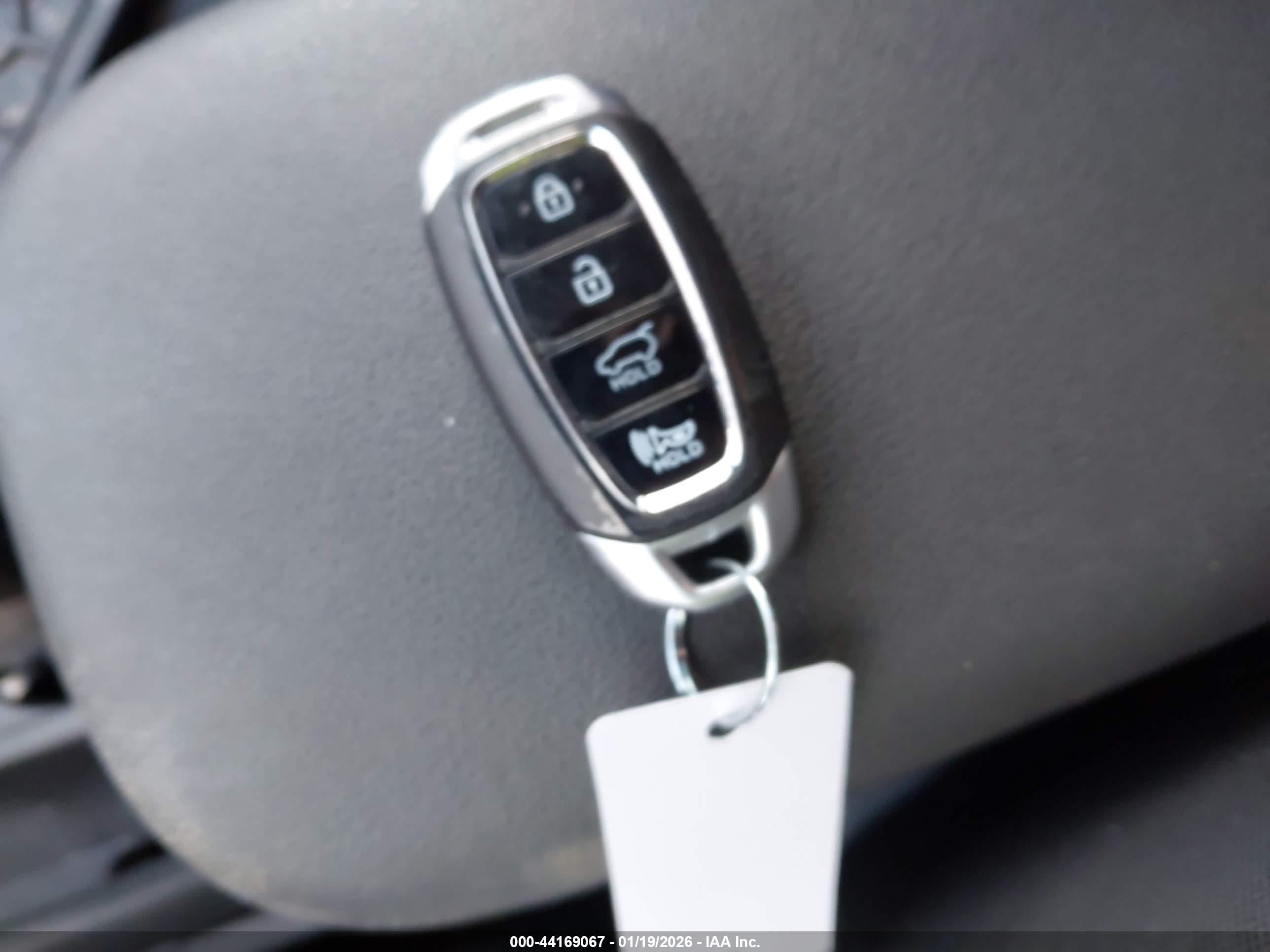 HYUNDAI KONA image 11