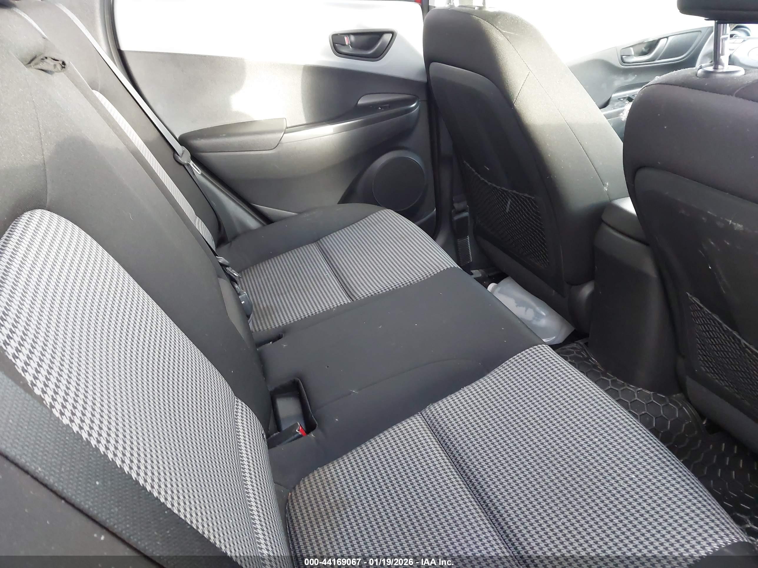 HYUNDAI KONA image 8