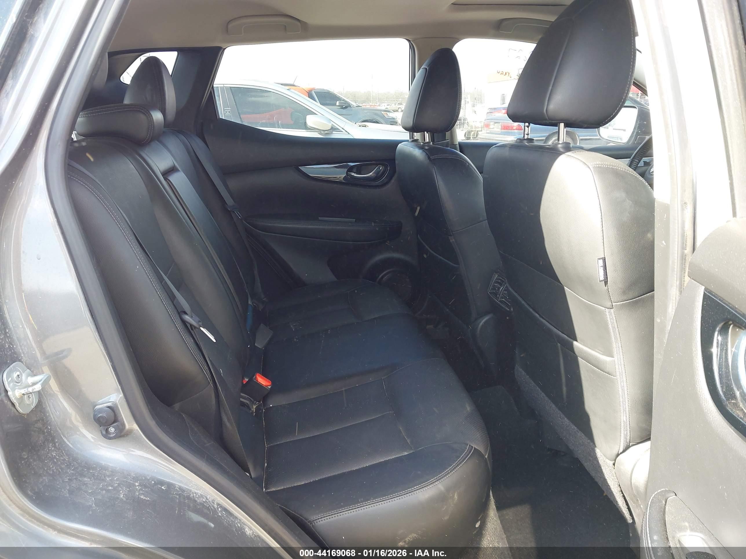 NISSAN ROGUE image 8