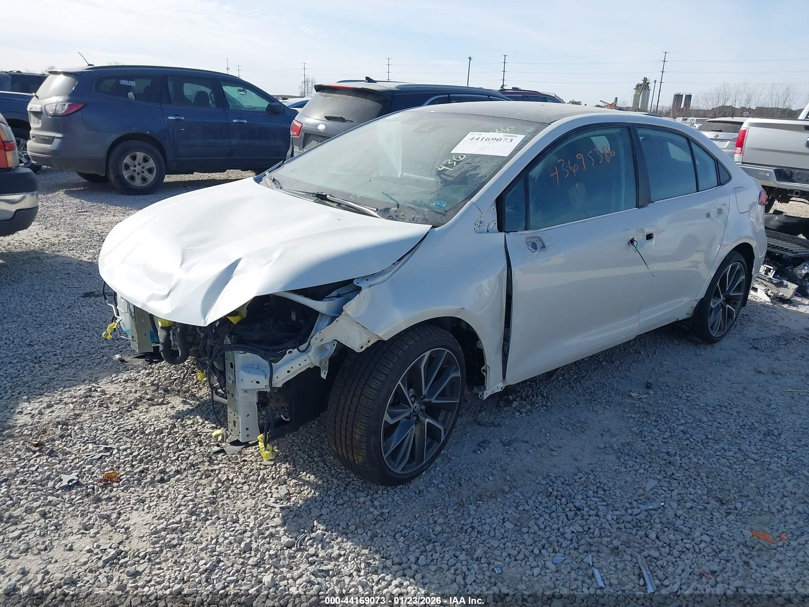 TOYOTA COROLLA image 2
