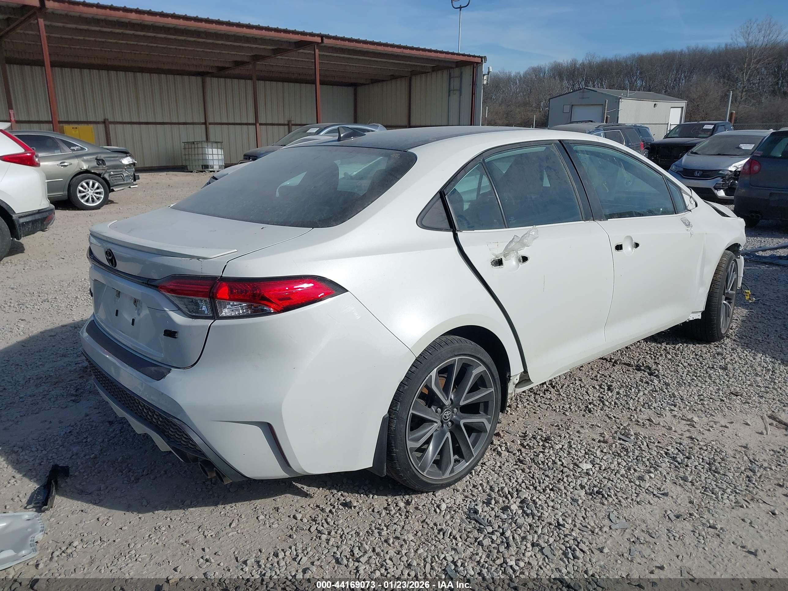 TOYOTA COROLLA image 4