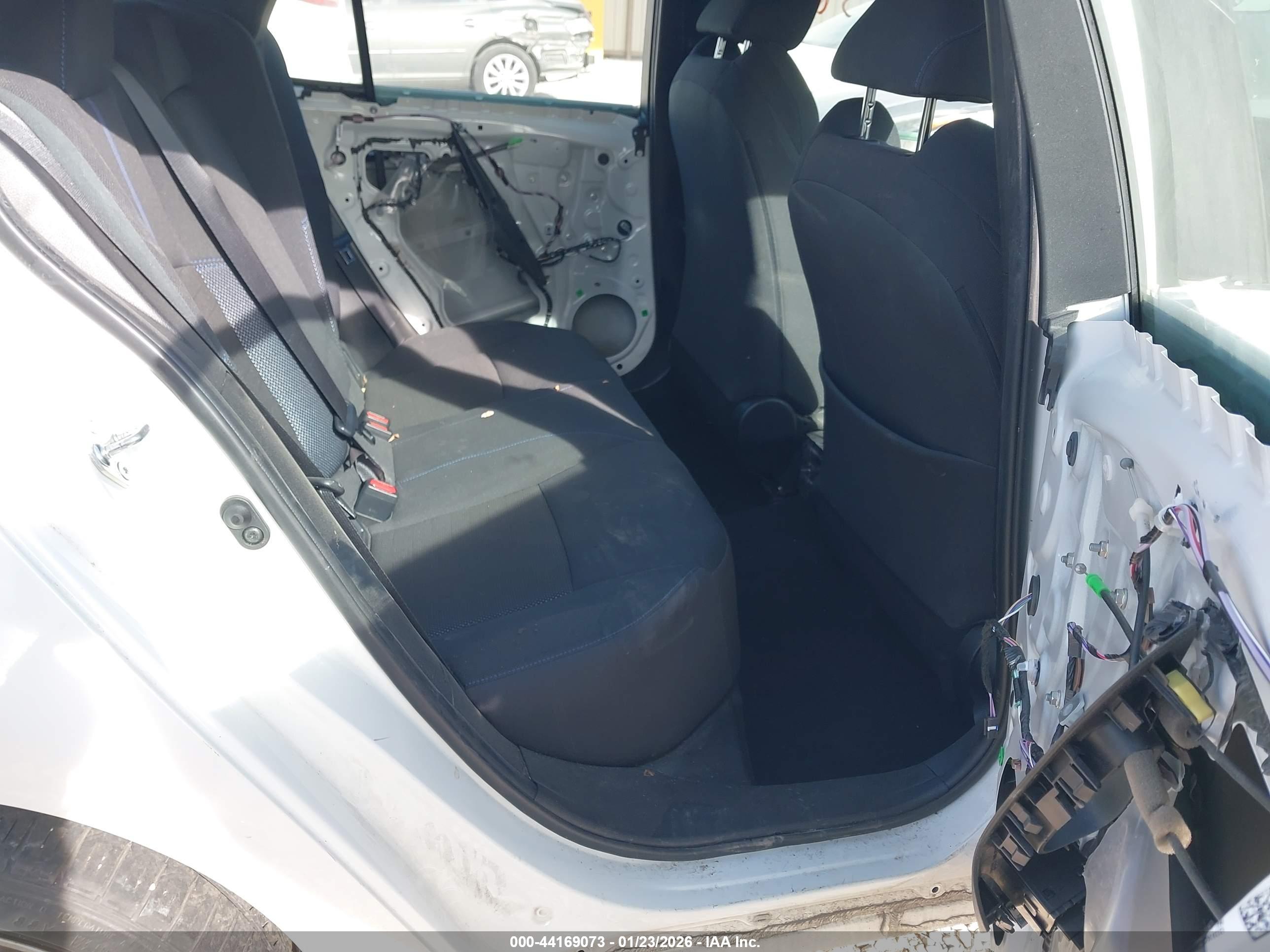 TOYOTA COROLLA image 8