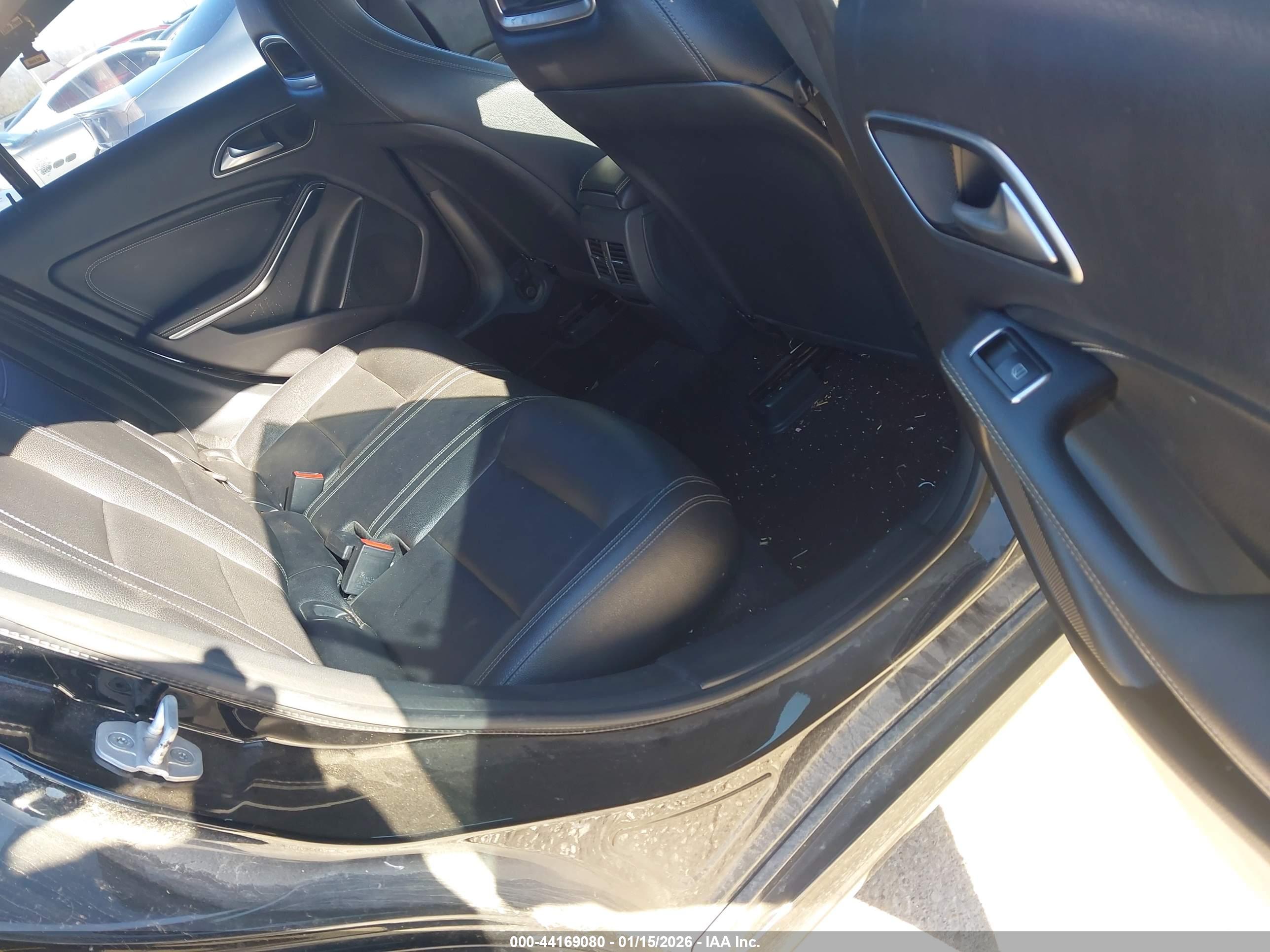 MERCEDES-BENZ CLA image 8