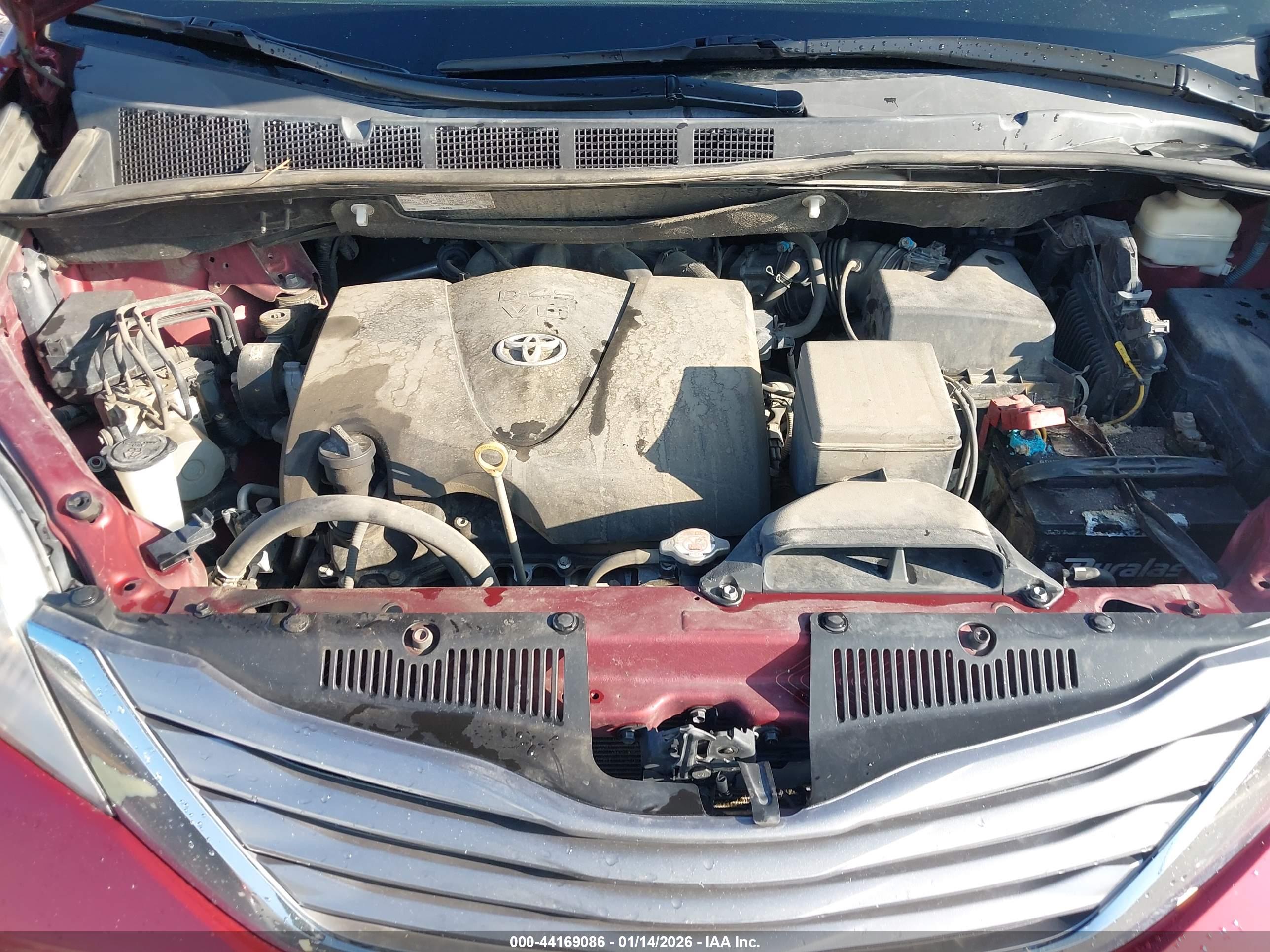 TOYOTA SIENNA image 10