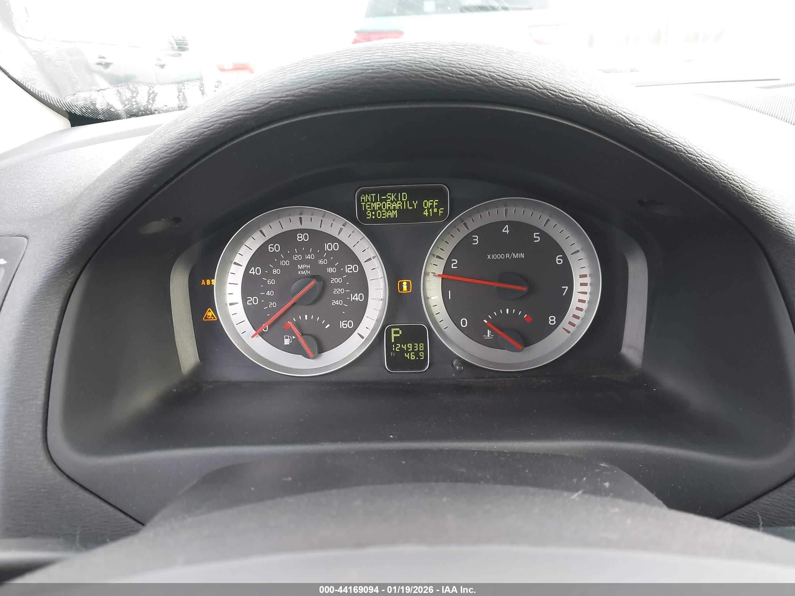 VOLVO C70 image 7