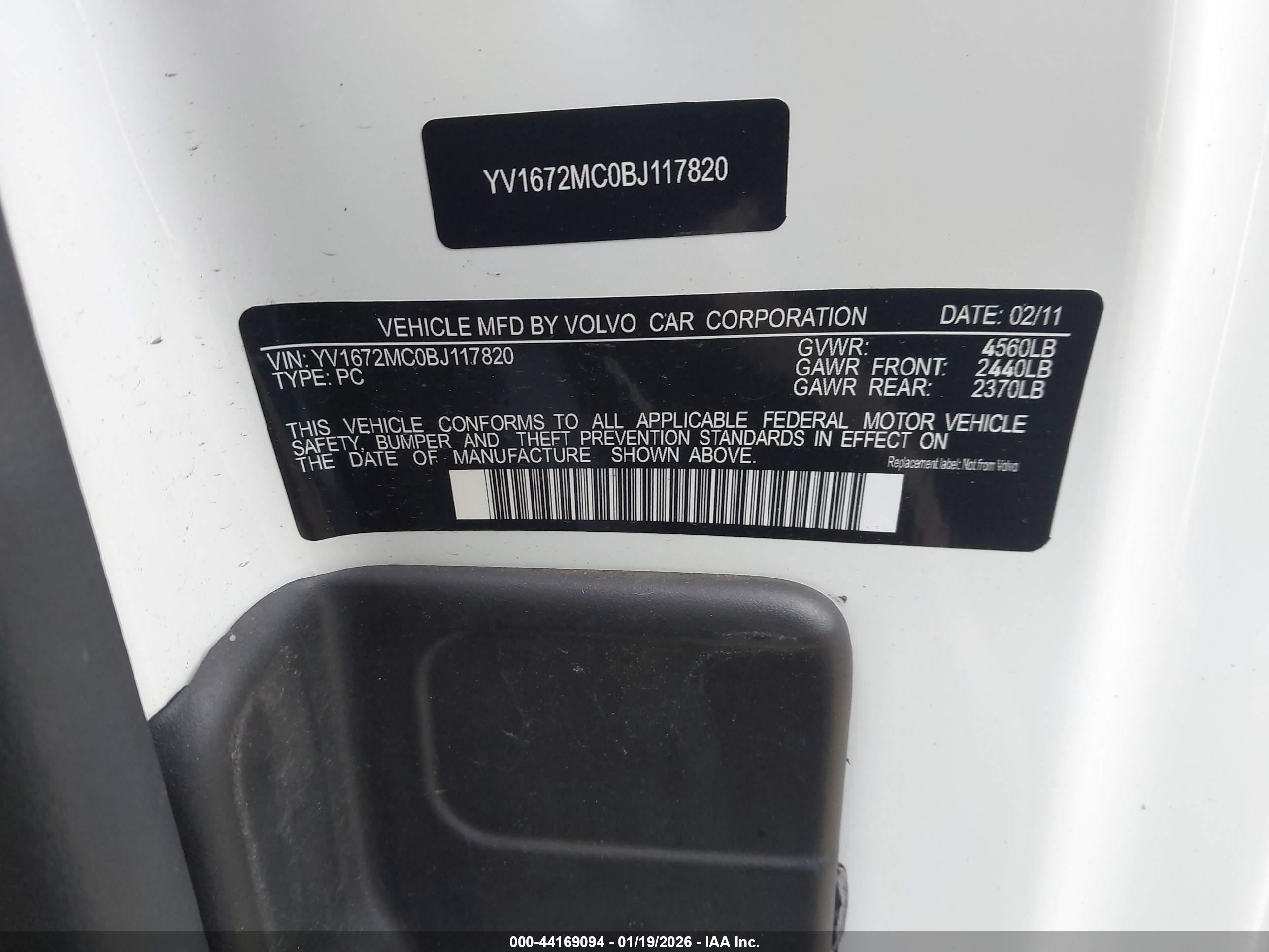 VOLVO C70 image 9