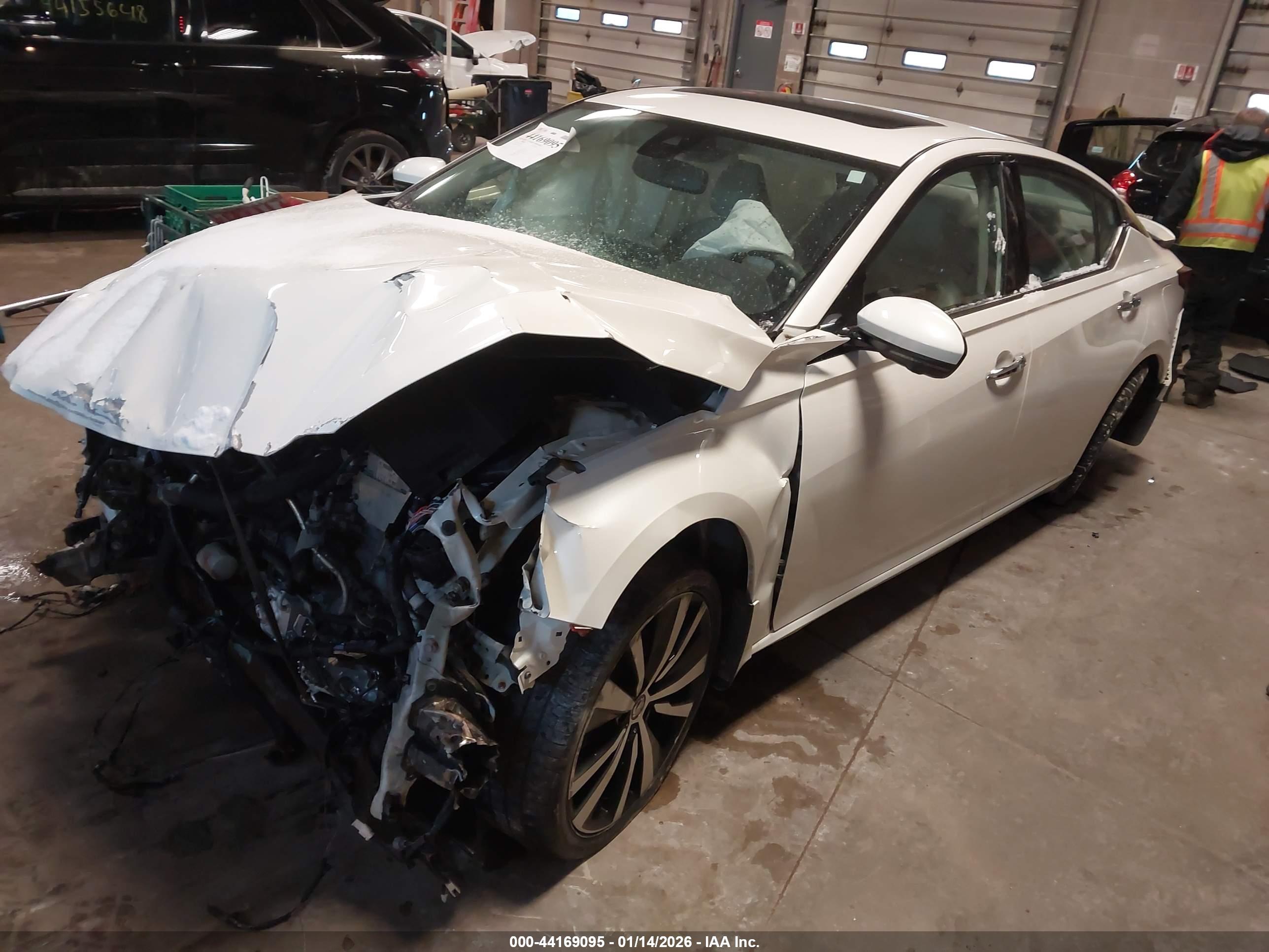NISSAN ALTIMA image 2
