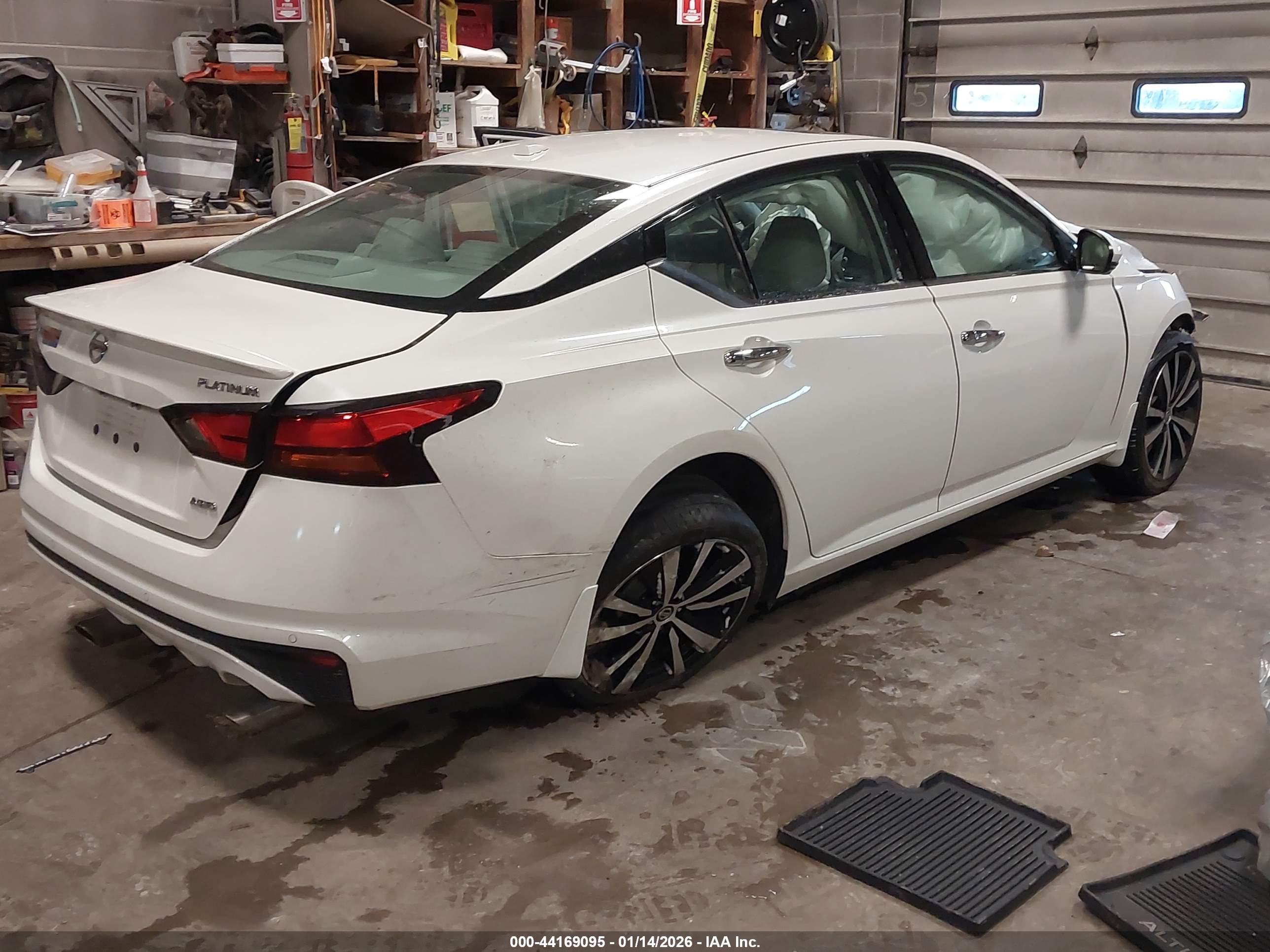 NISSAN ALTIMA image 4
