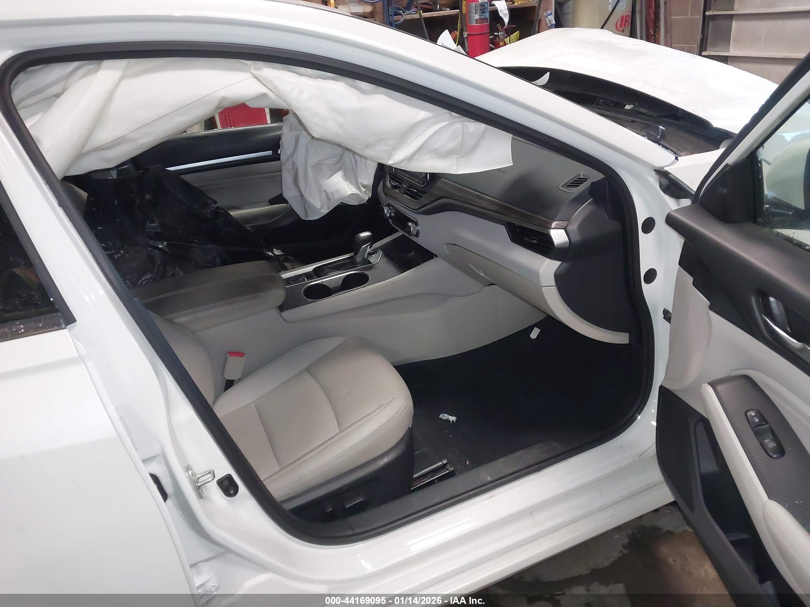 NISSAN ALTIMA image 5