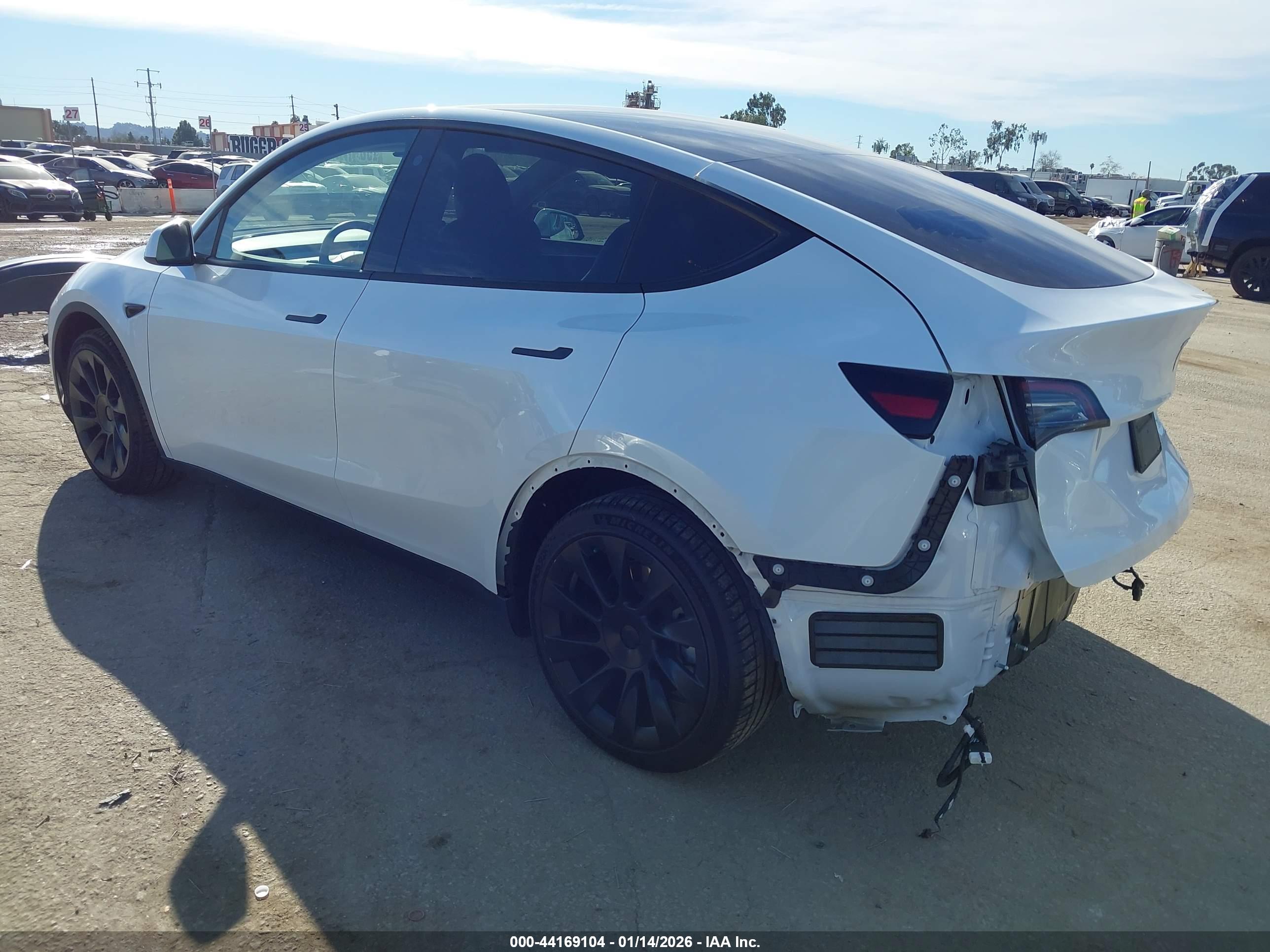 TESLA MODEL image 3