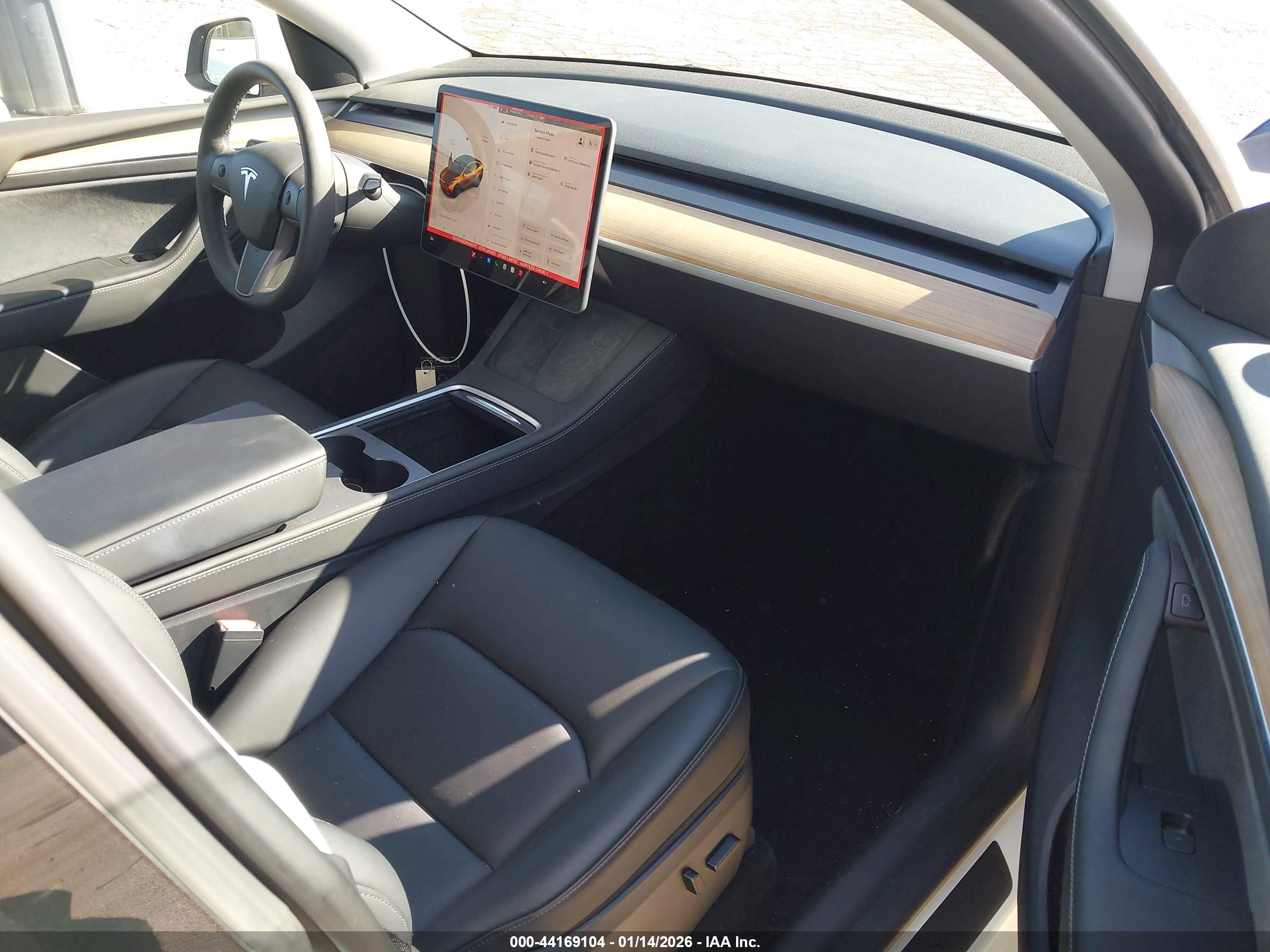 TESLA MODEL image 5