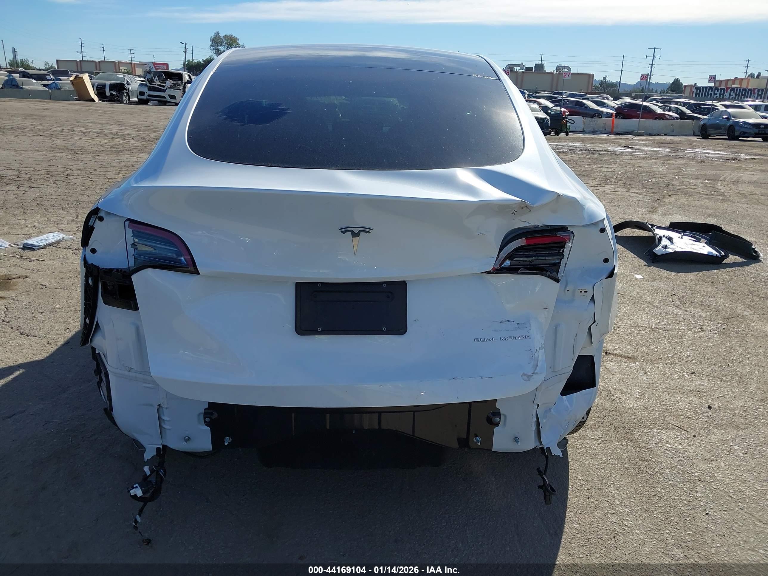 TESLA MODEL image 6