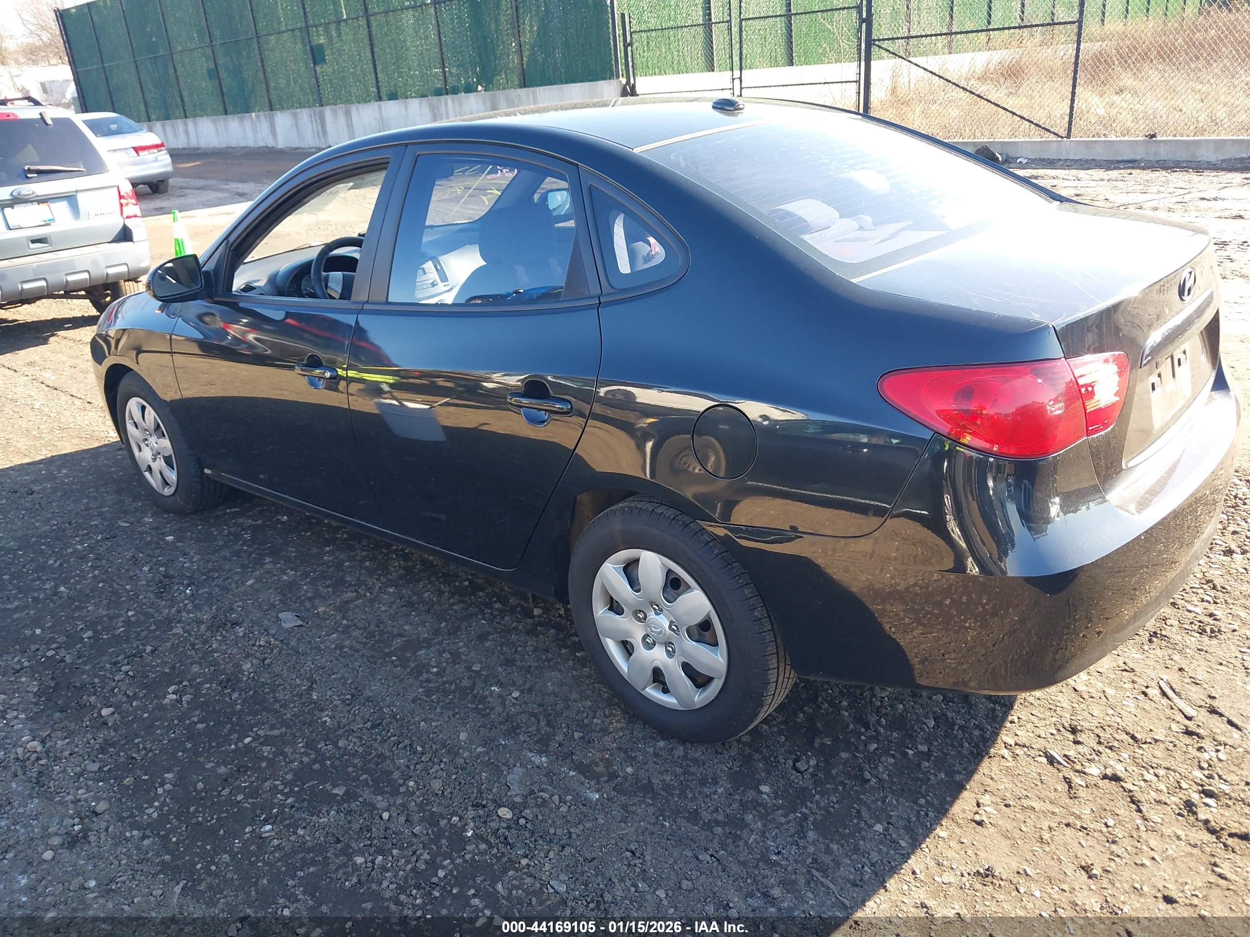 HYUNDAI ELANTRA image 3
