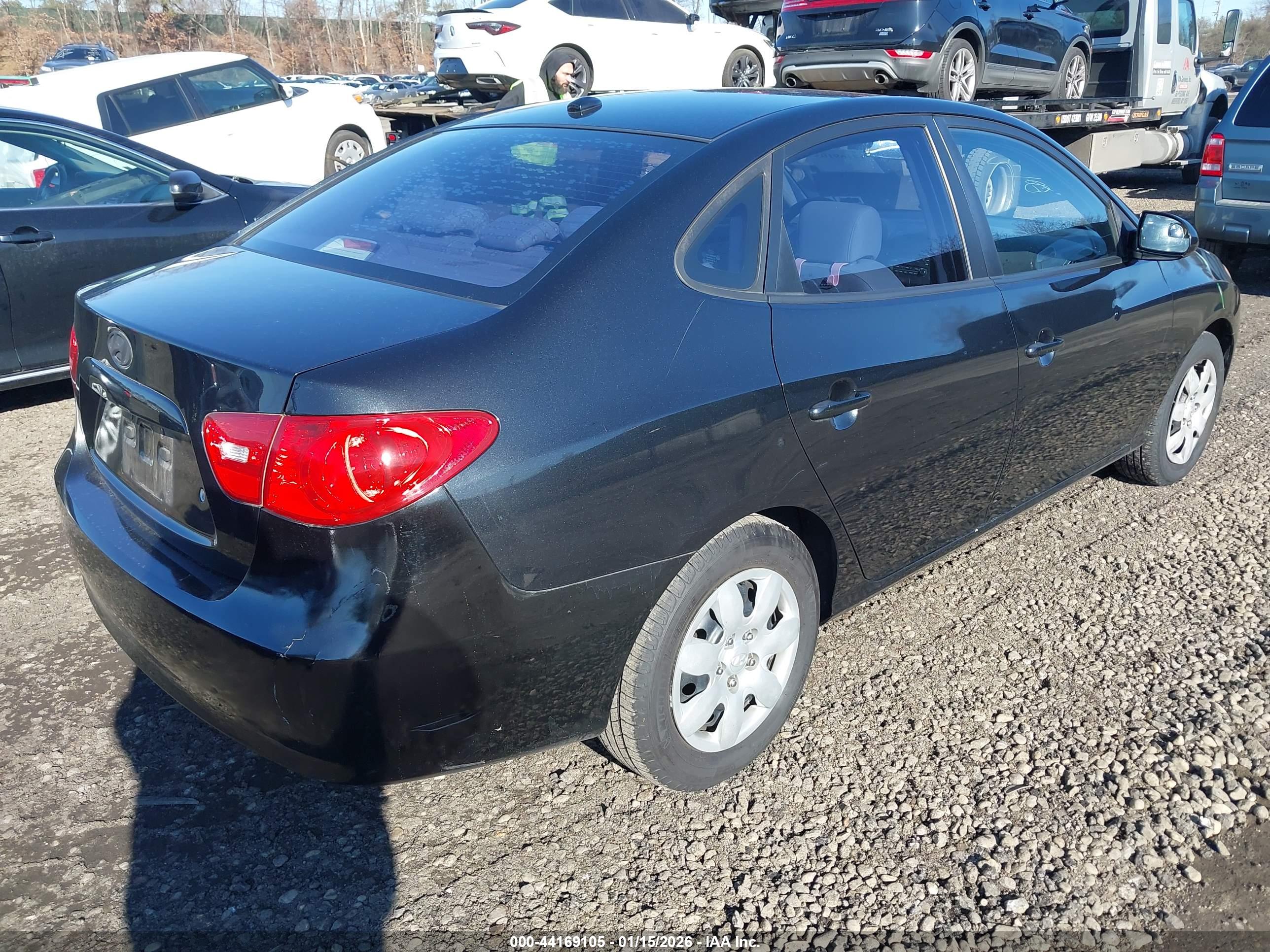 HYUNDAI ELANTRA image 4