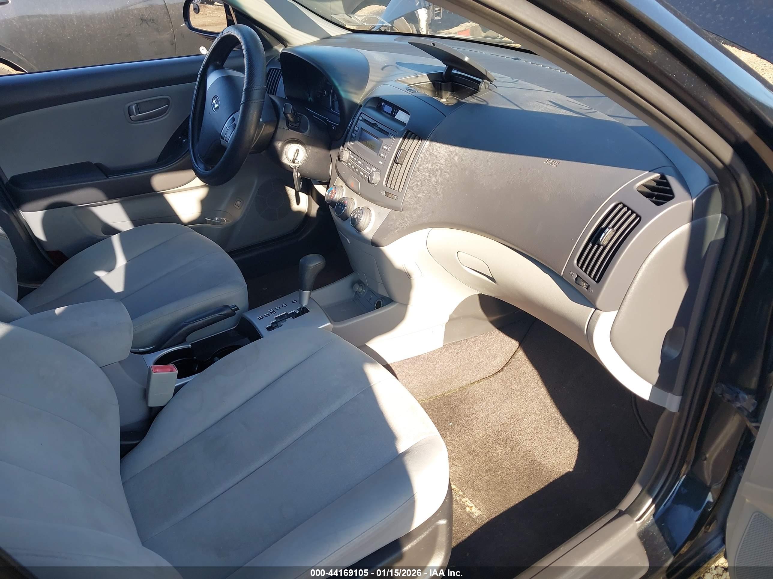 HYUNDAI ELANTRA image 5