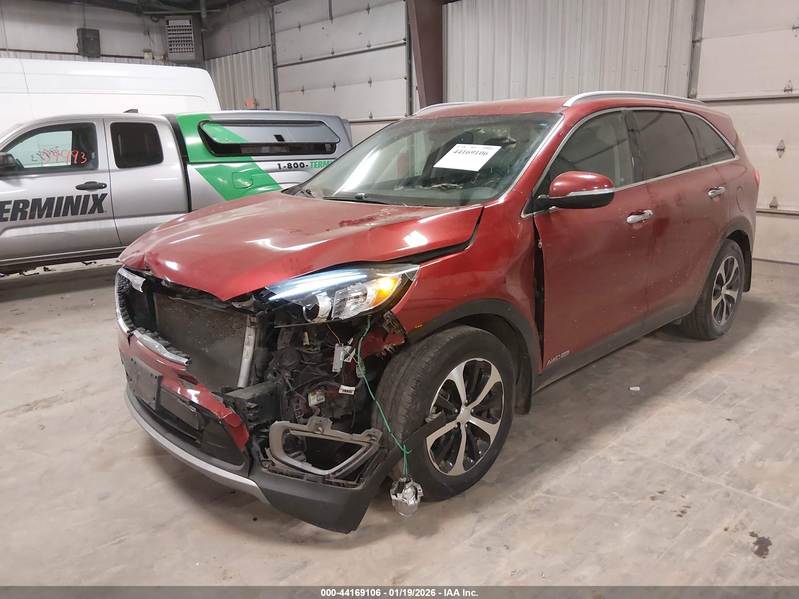 KIA SORENTO image 2