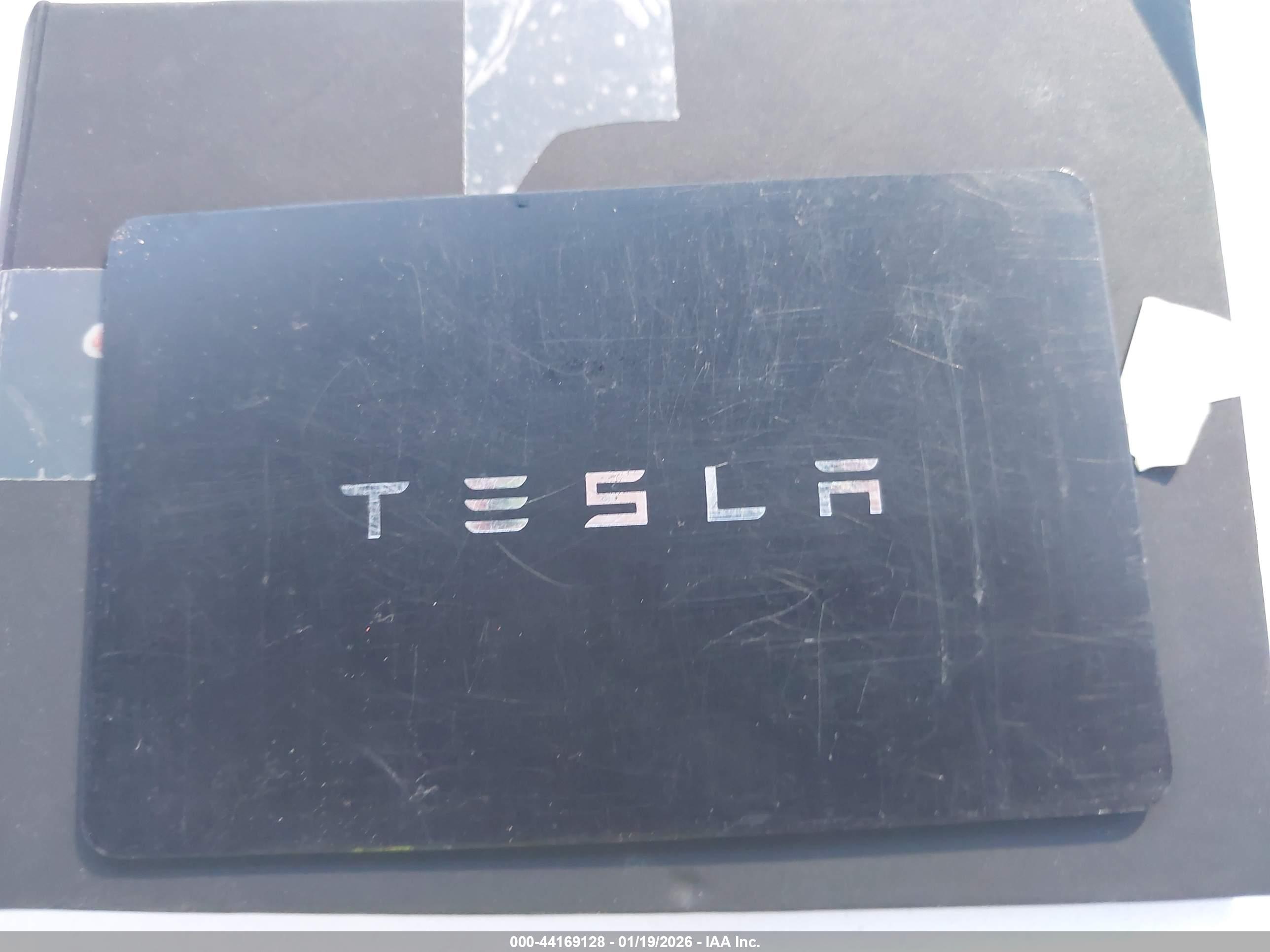 TESLA MODEL image 11