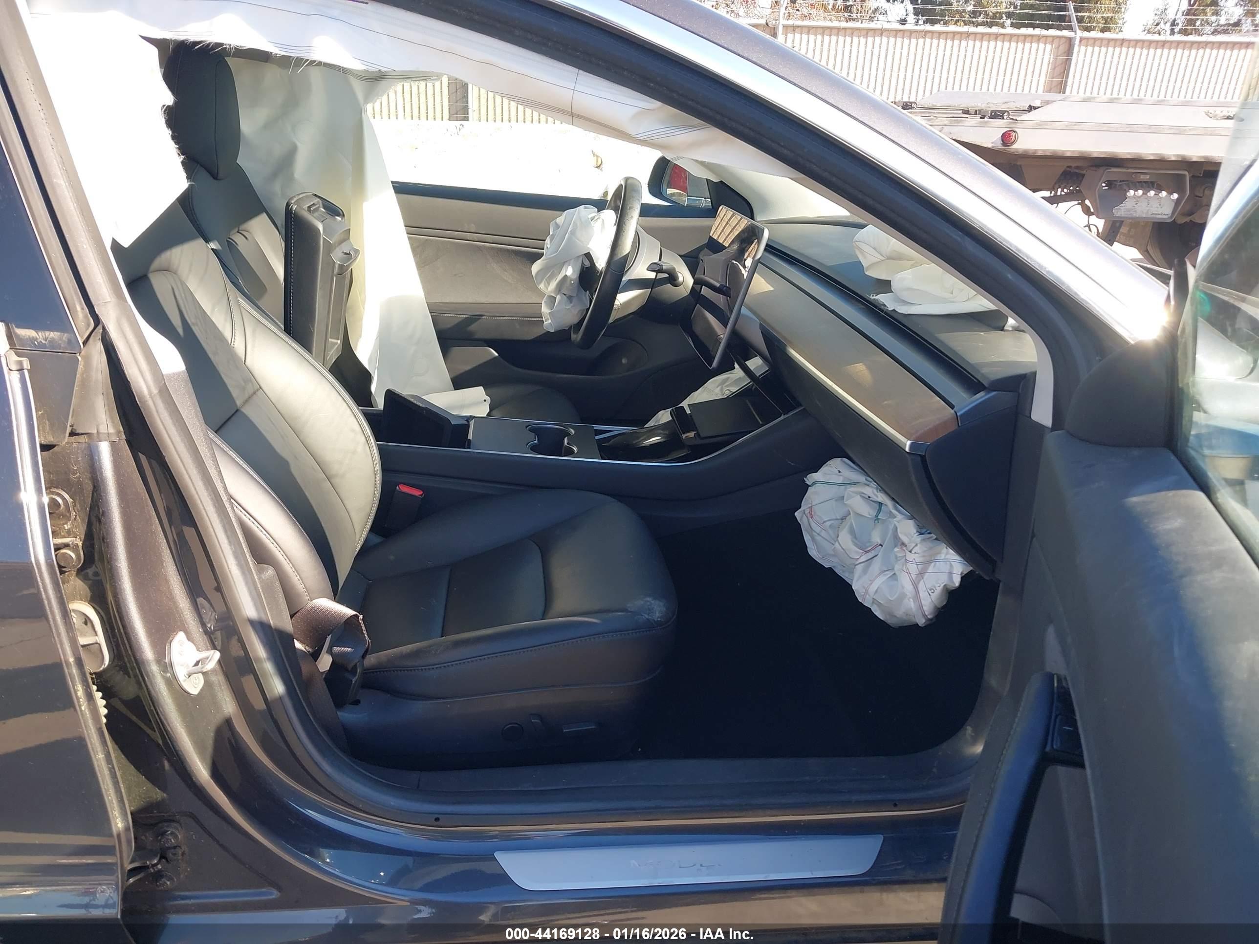 TESLA MODEL image 5