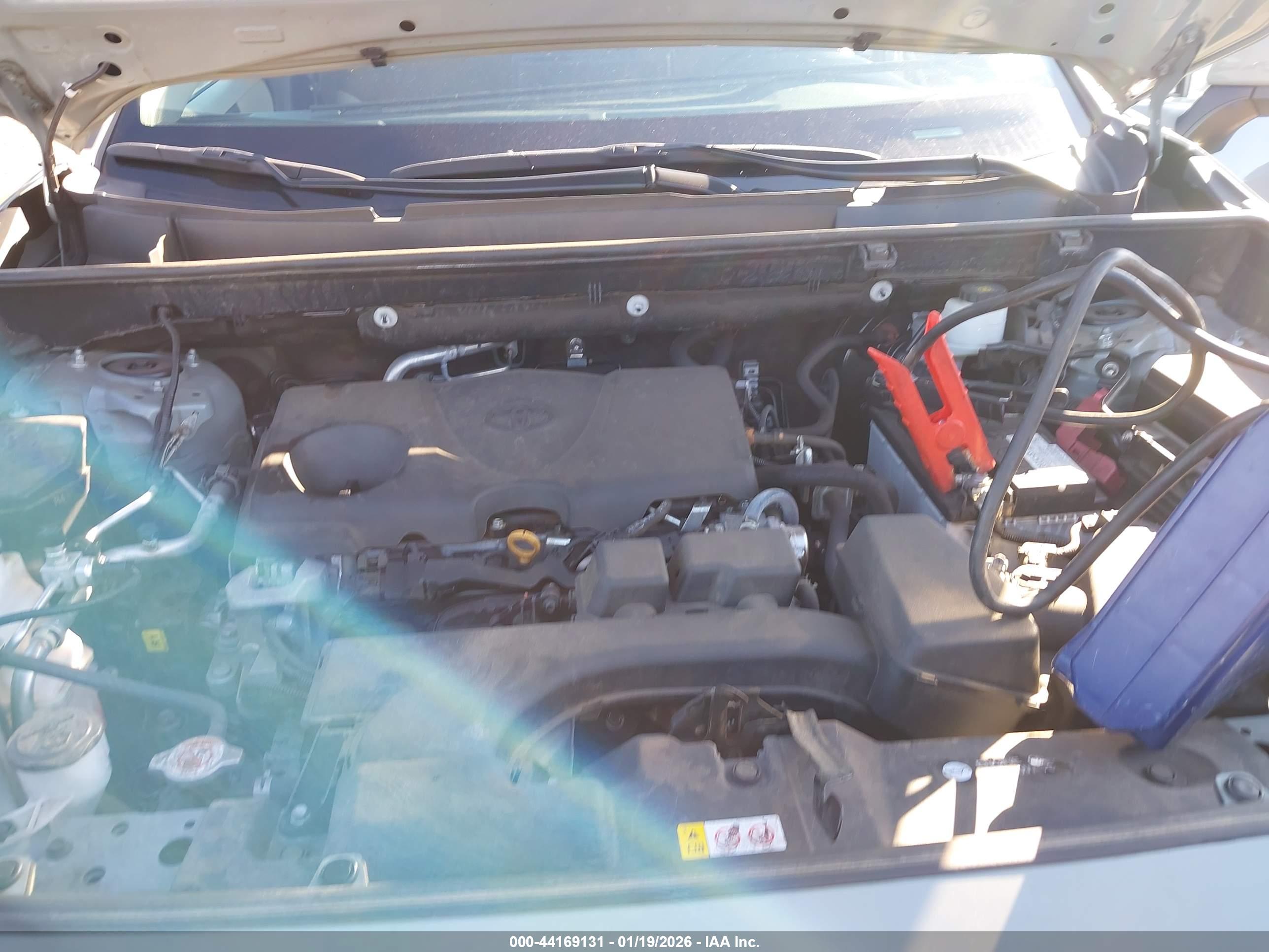 TOYOTA RAV4 image 10