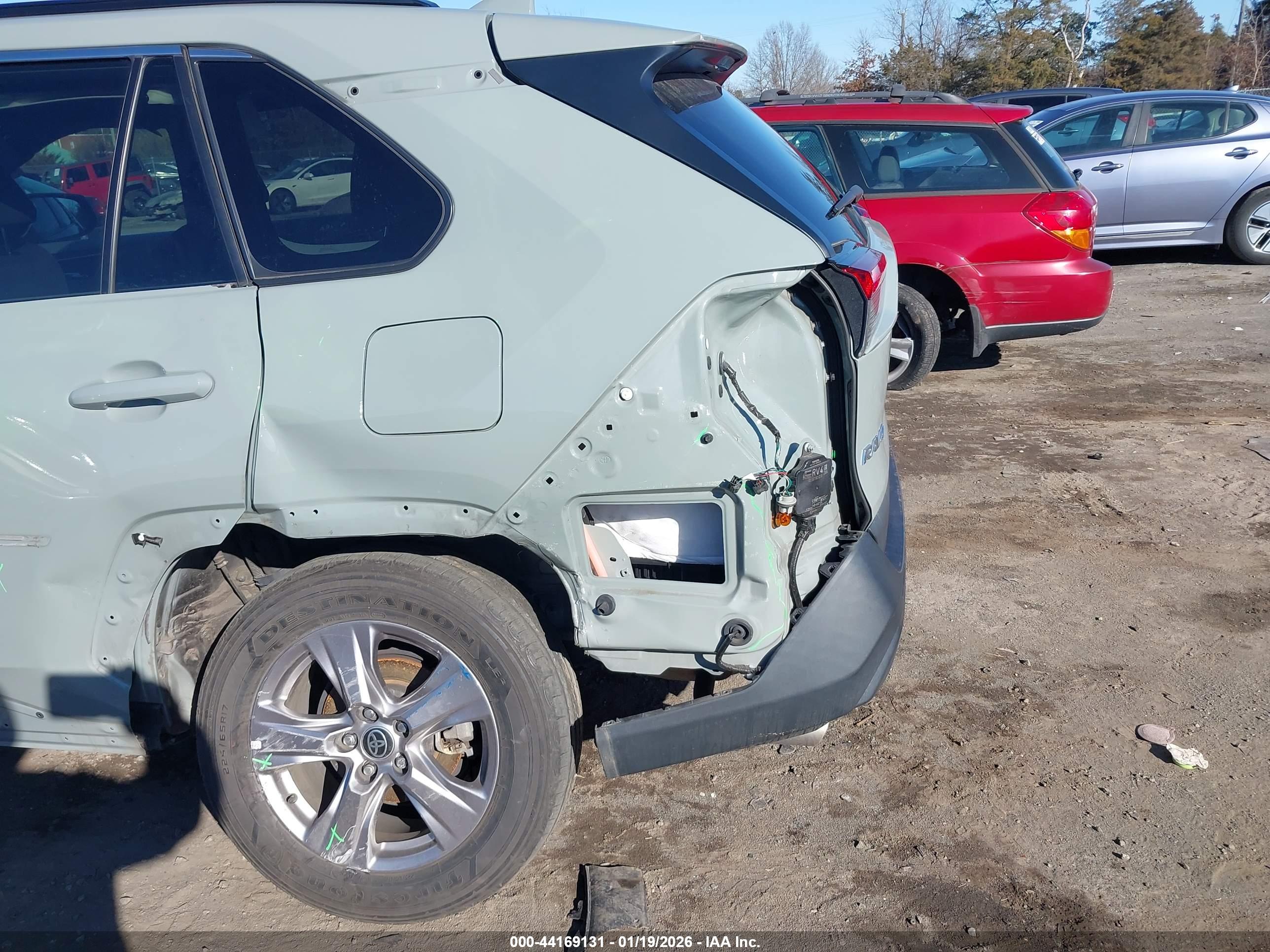 TOYOTA RAV4 image 6