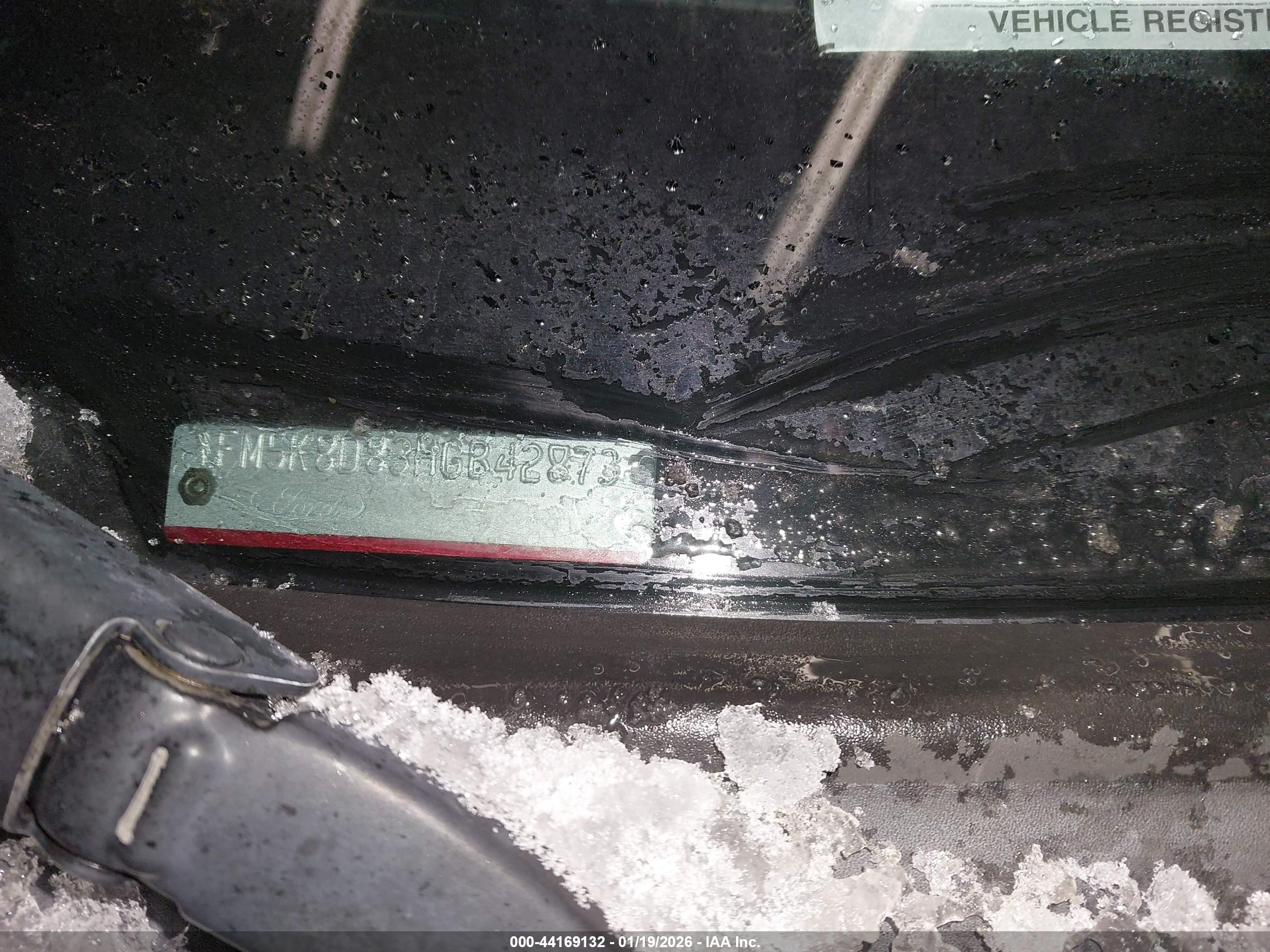 FORD EXPLORER image 9
