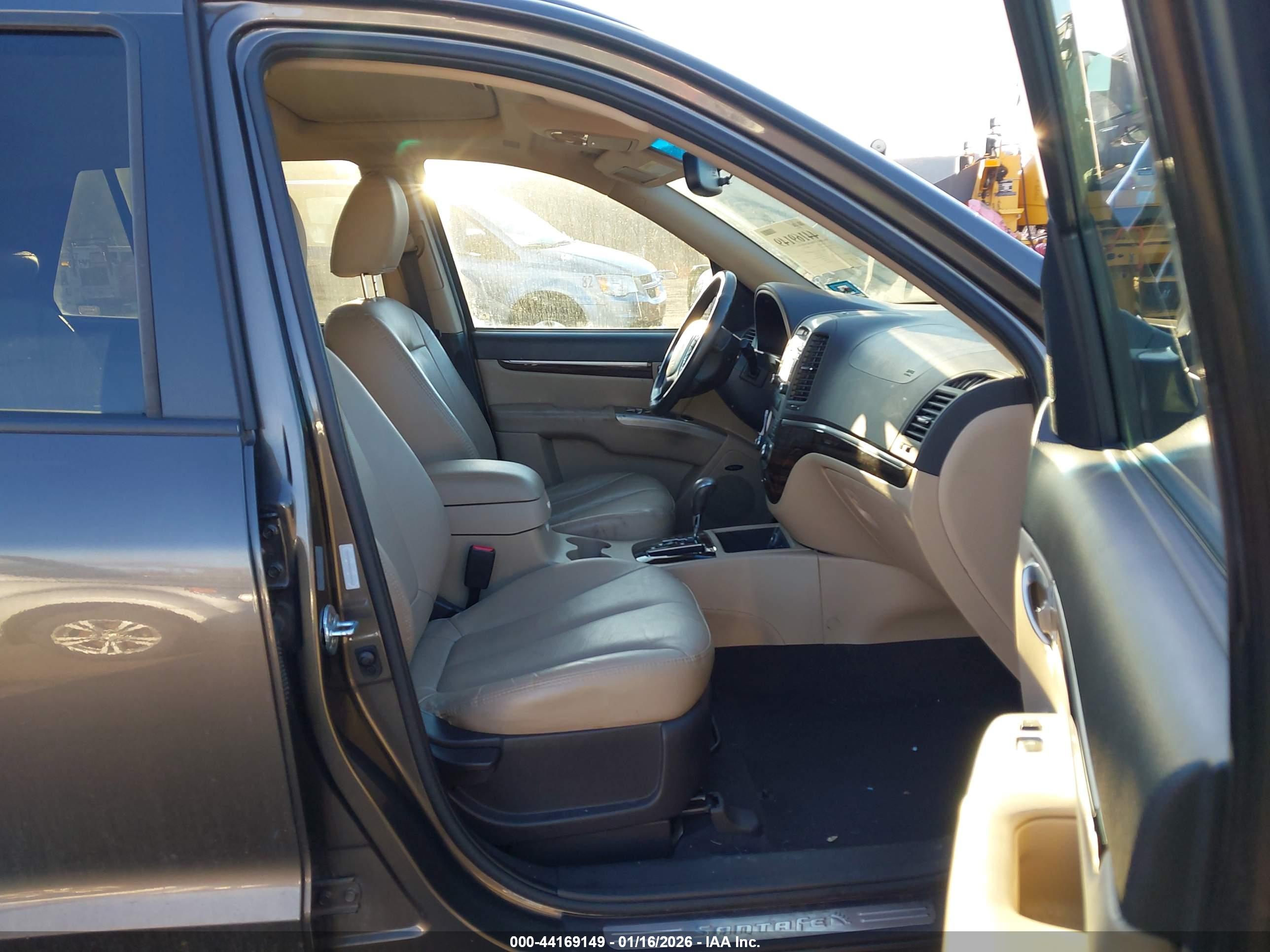 HYUNDAI SANTA image 5