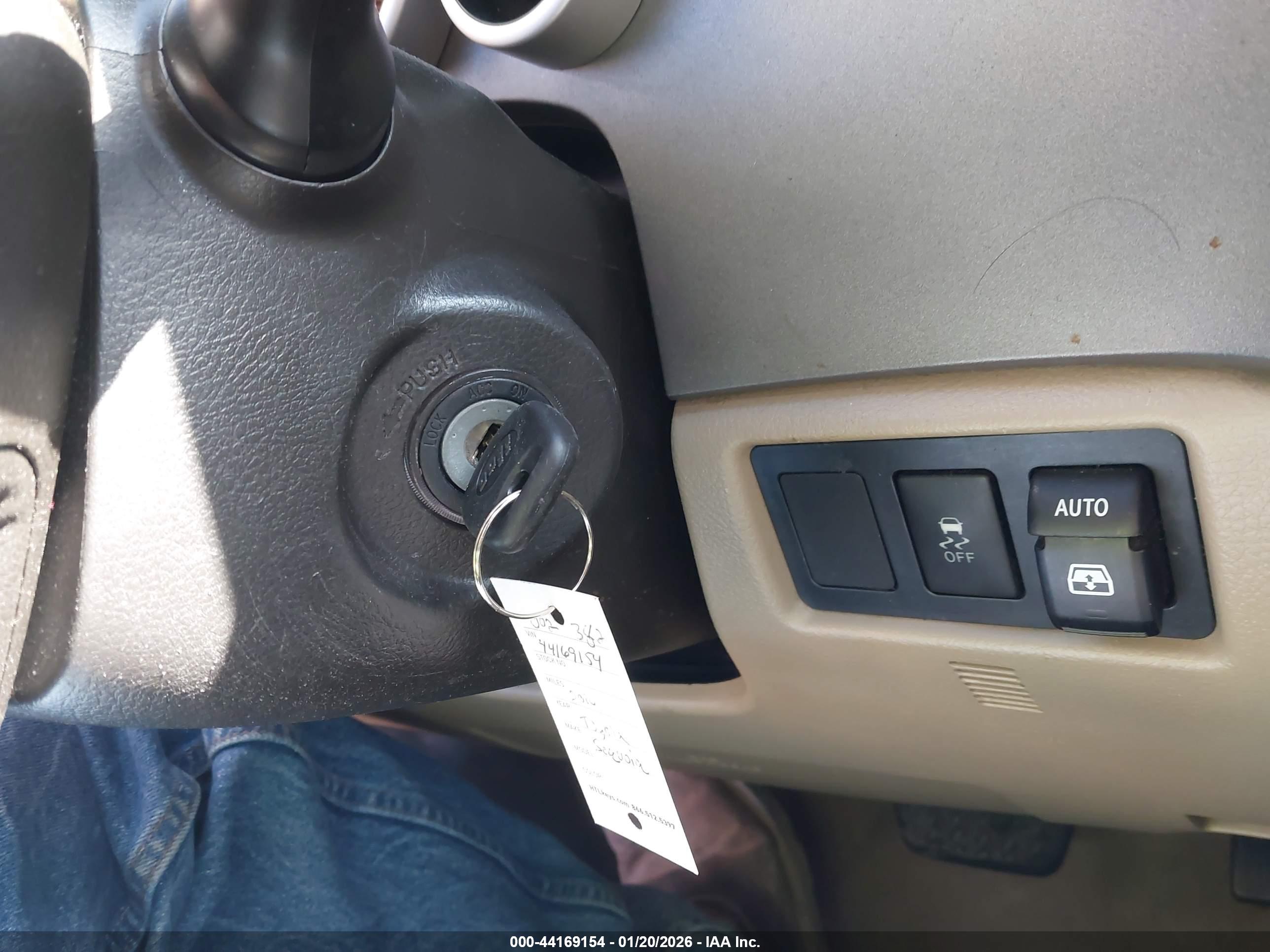 TOYOTA SEQUOIA image 11