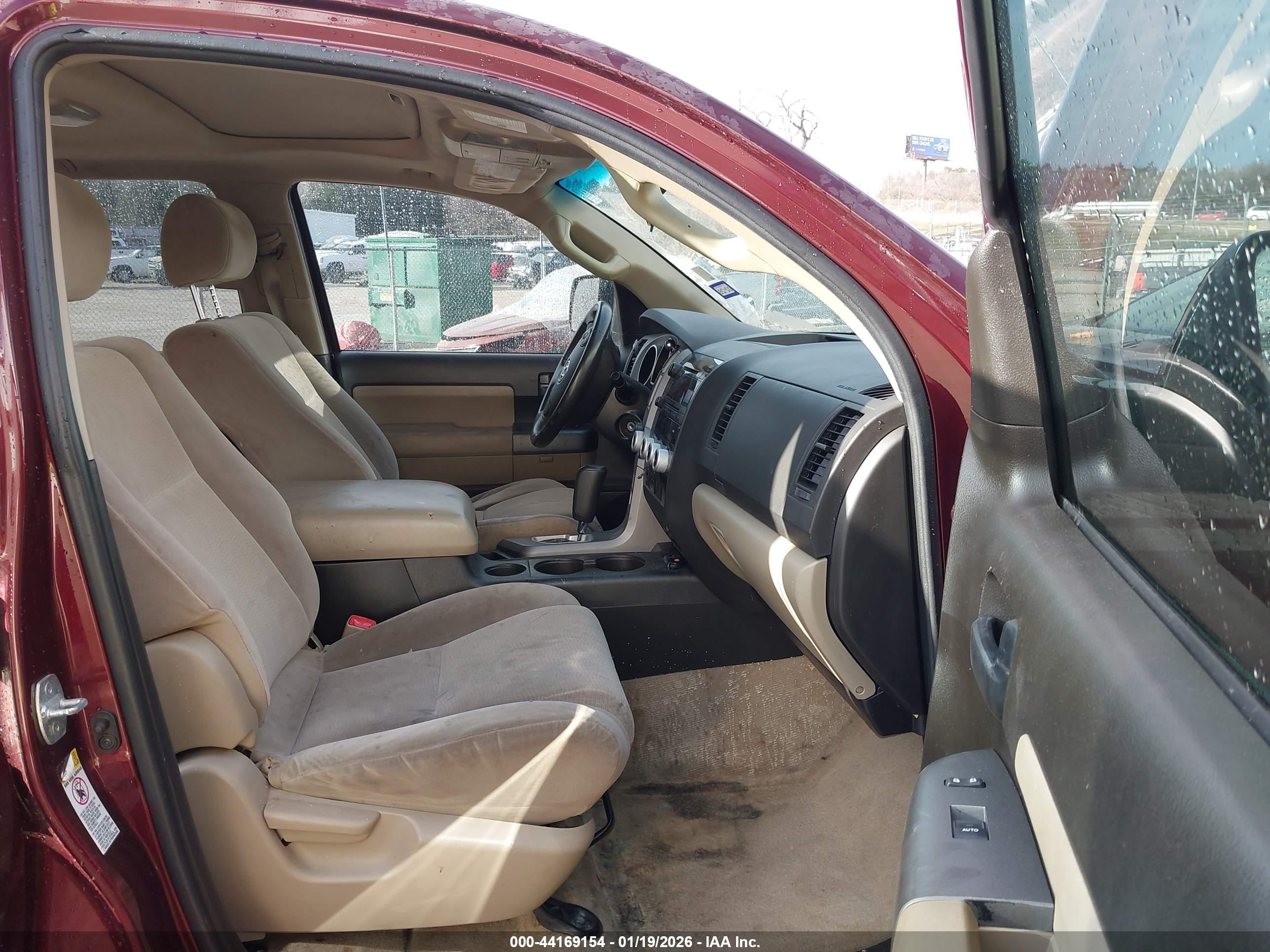 TOYOTA SEQUOIA image 5