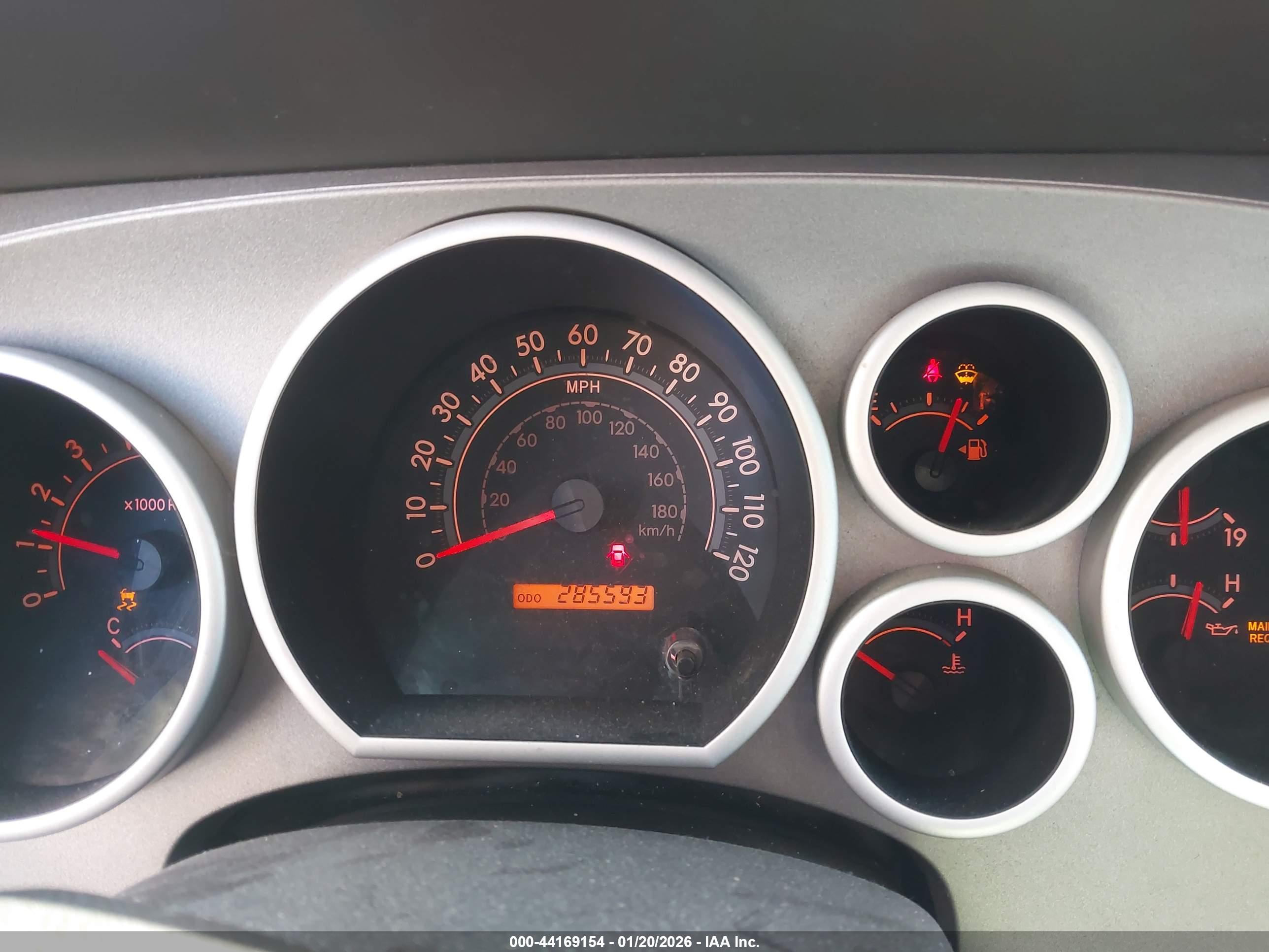 TOYOTA SEQUOIA image 7