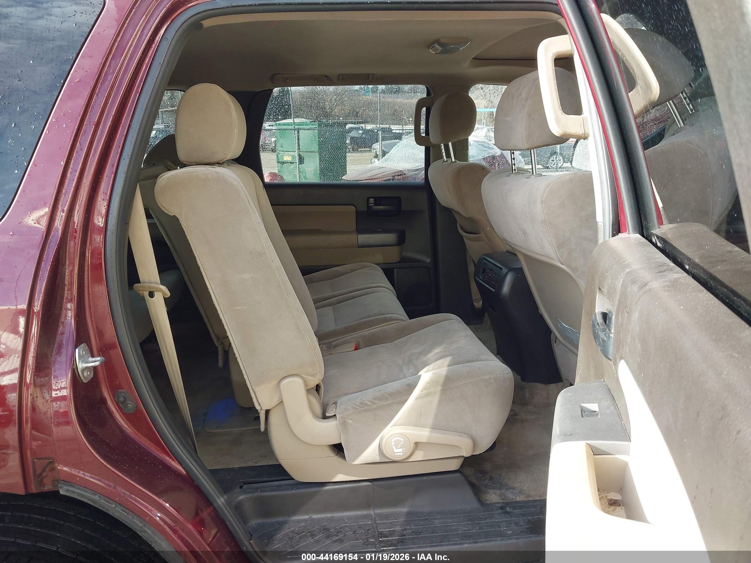 TOYOTA SEQUOIA image 8