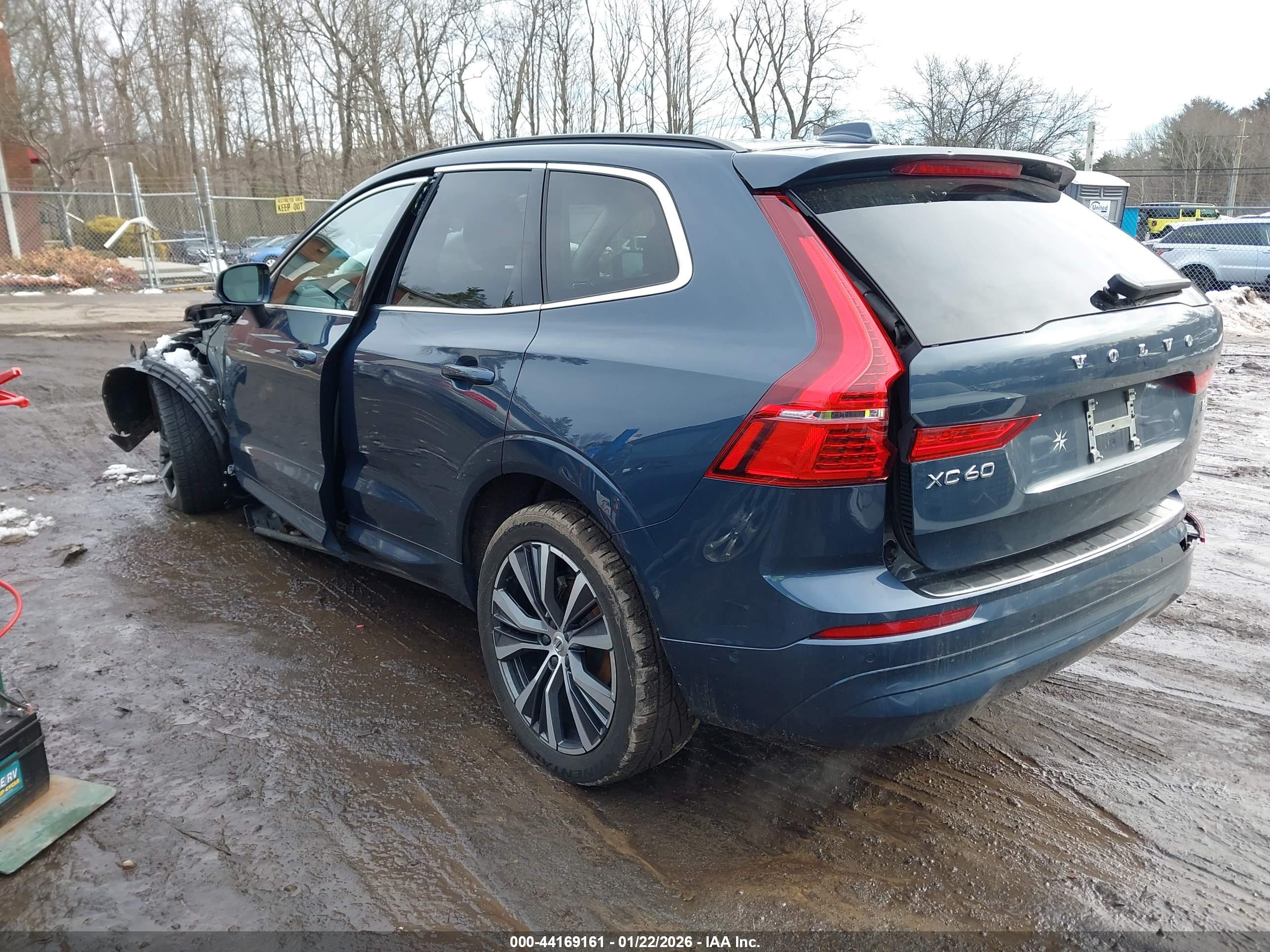 VOLVO XC60 image 3