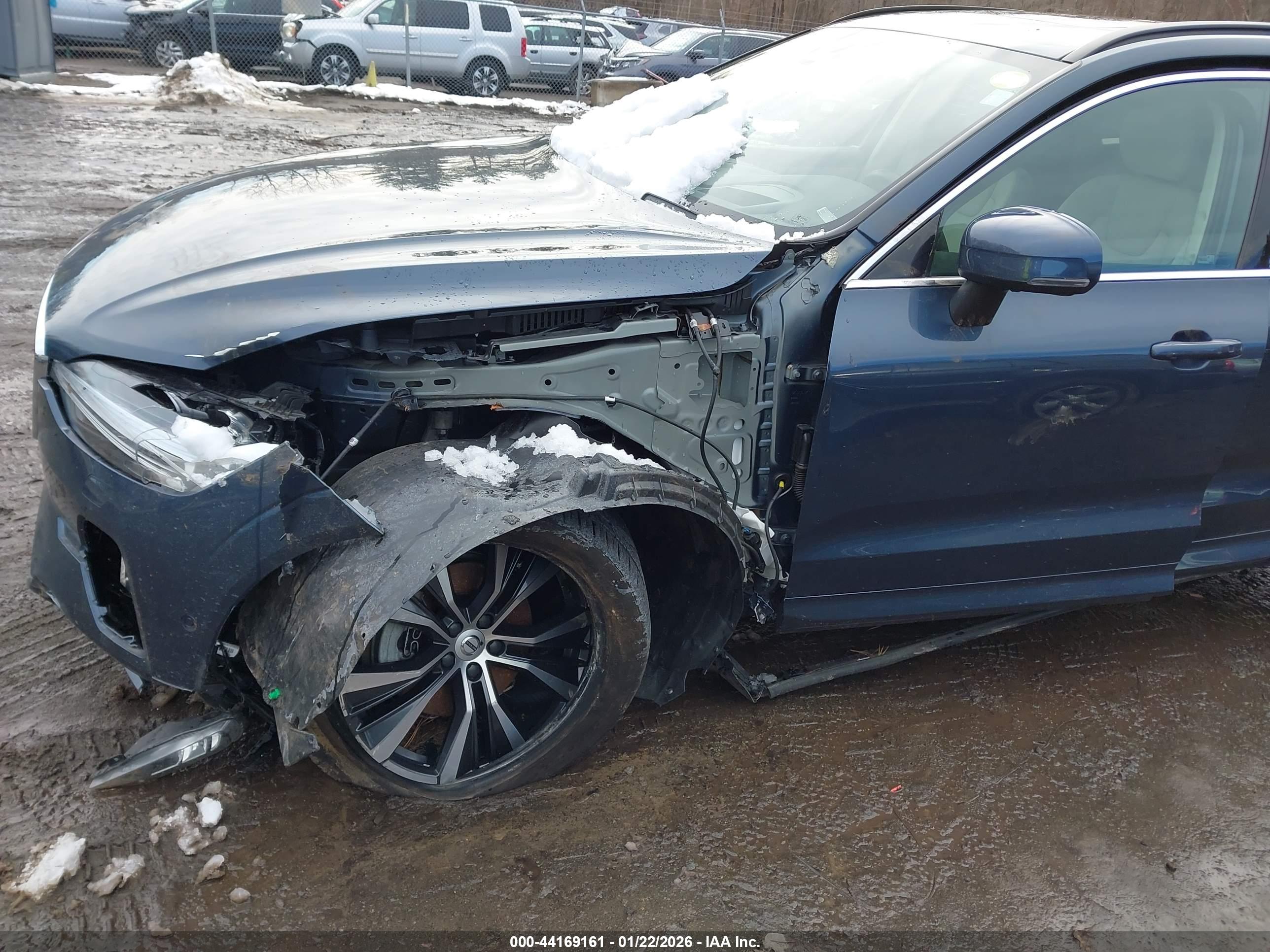 VOLVO XC60 image 6