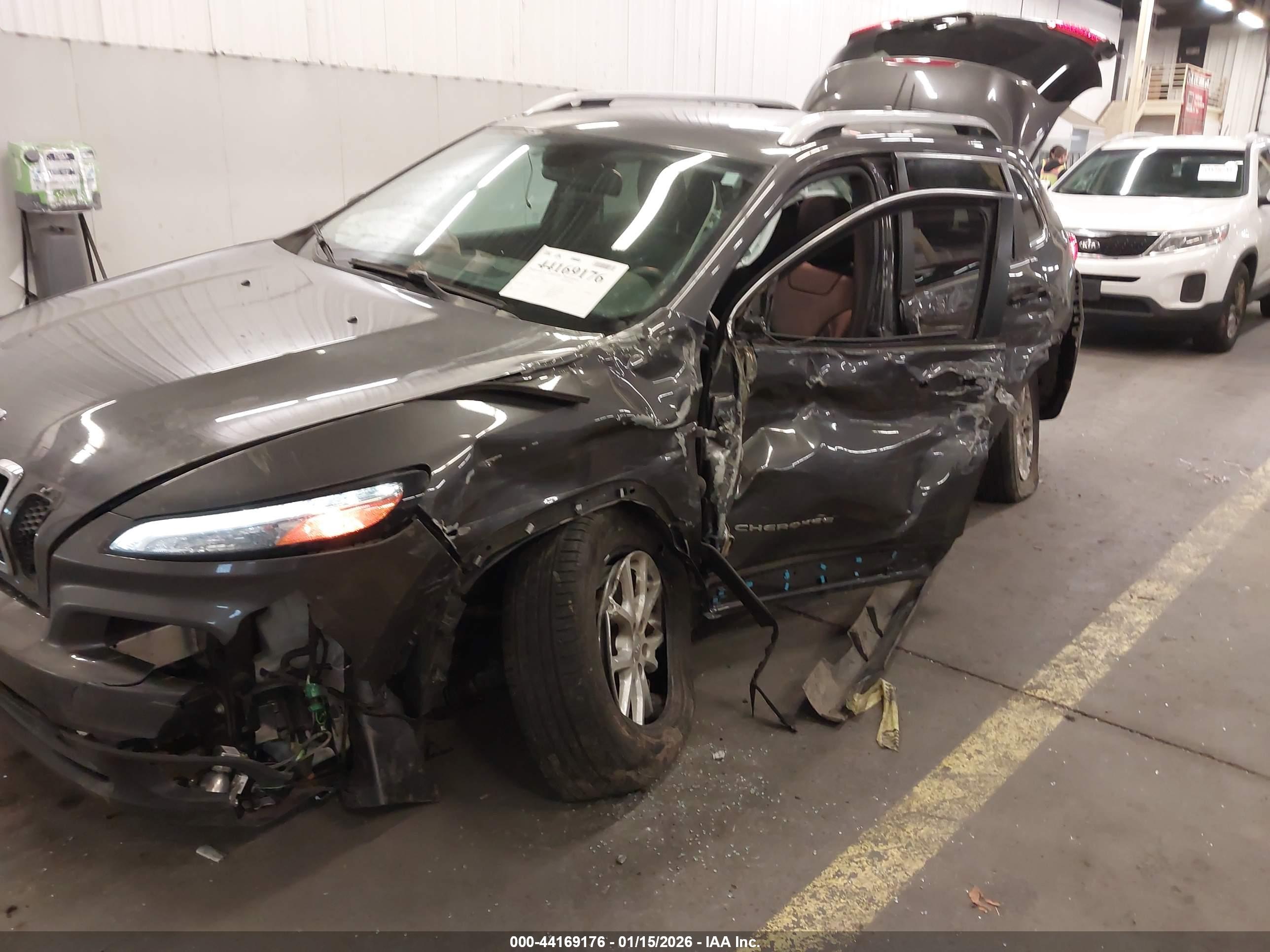 JEEP CHEROKEE image 6