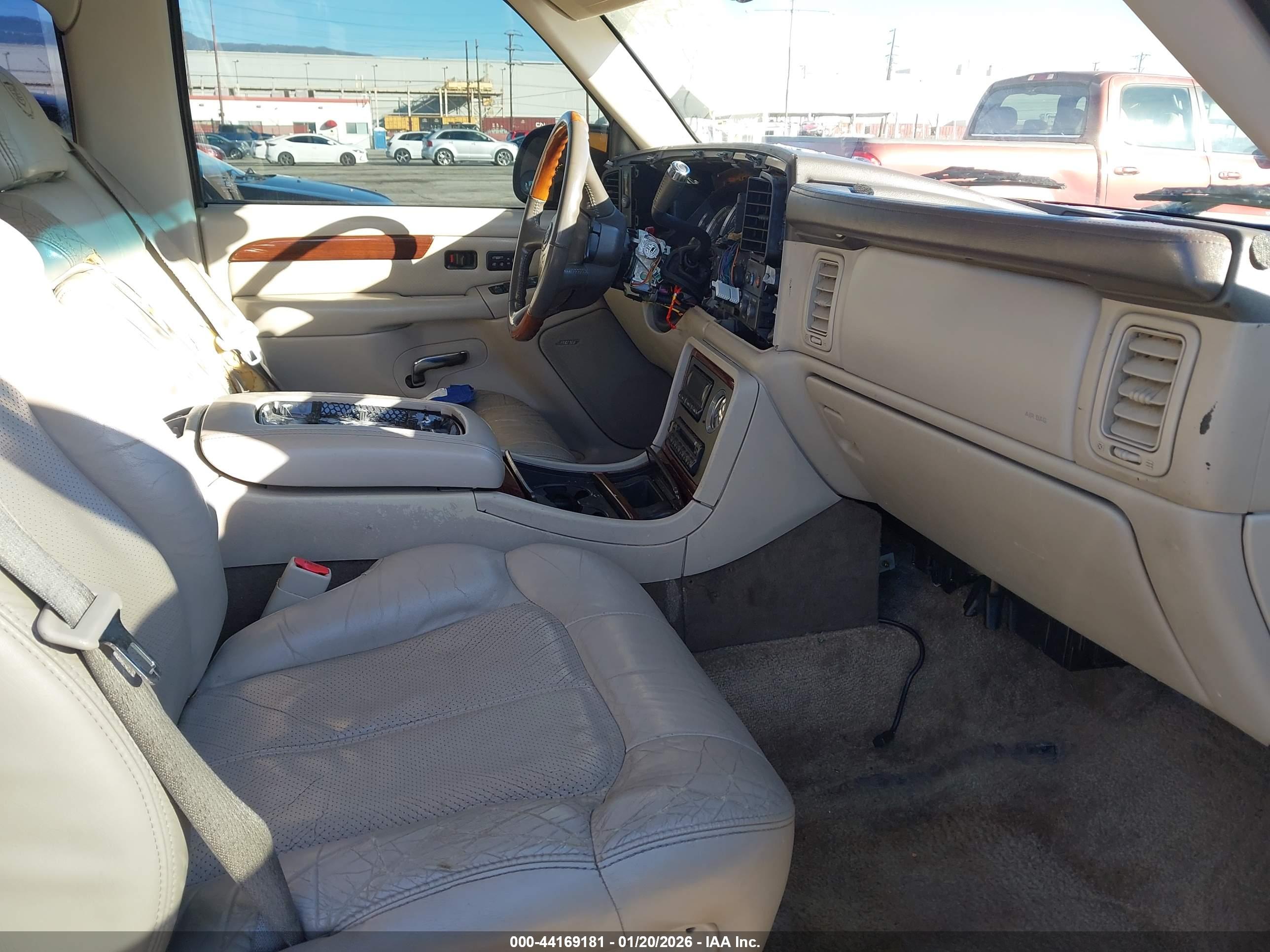 CADILLAC ESCALADE image 5
