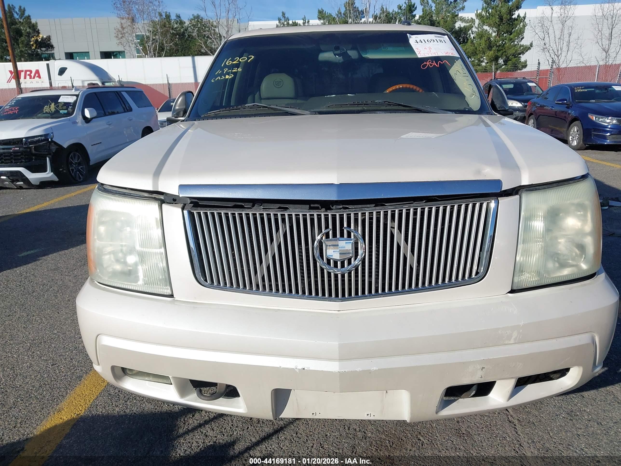CADILLAC ESCALADE image 6