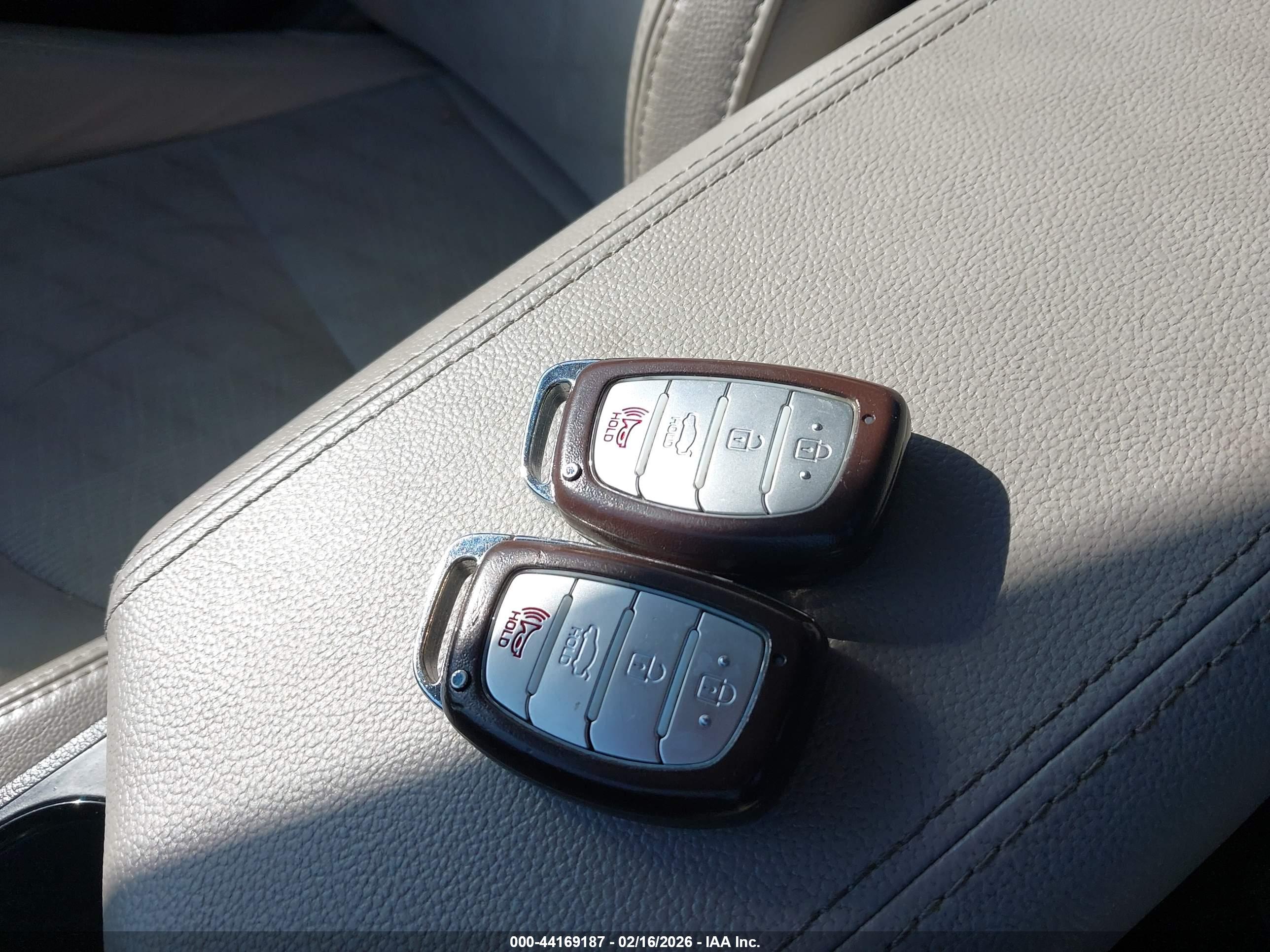 HYUNDAI SONATA image 11