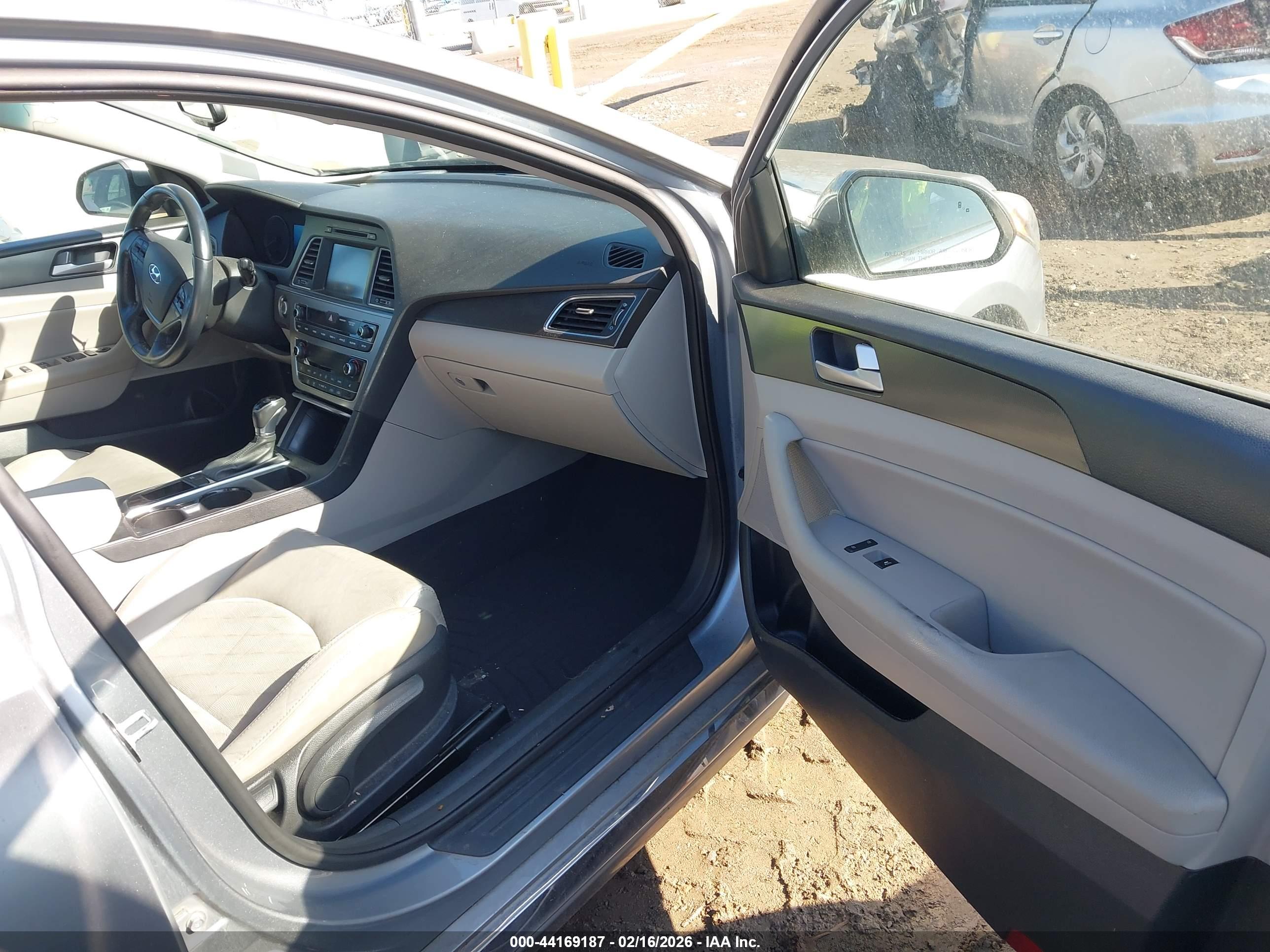 HYUNDAI SONATA image 5