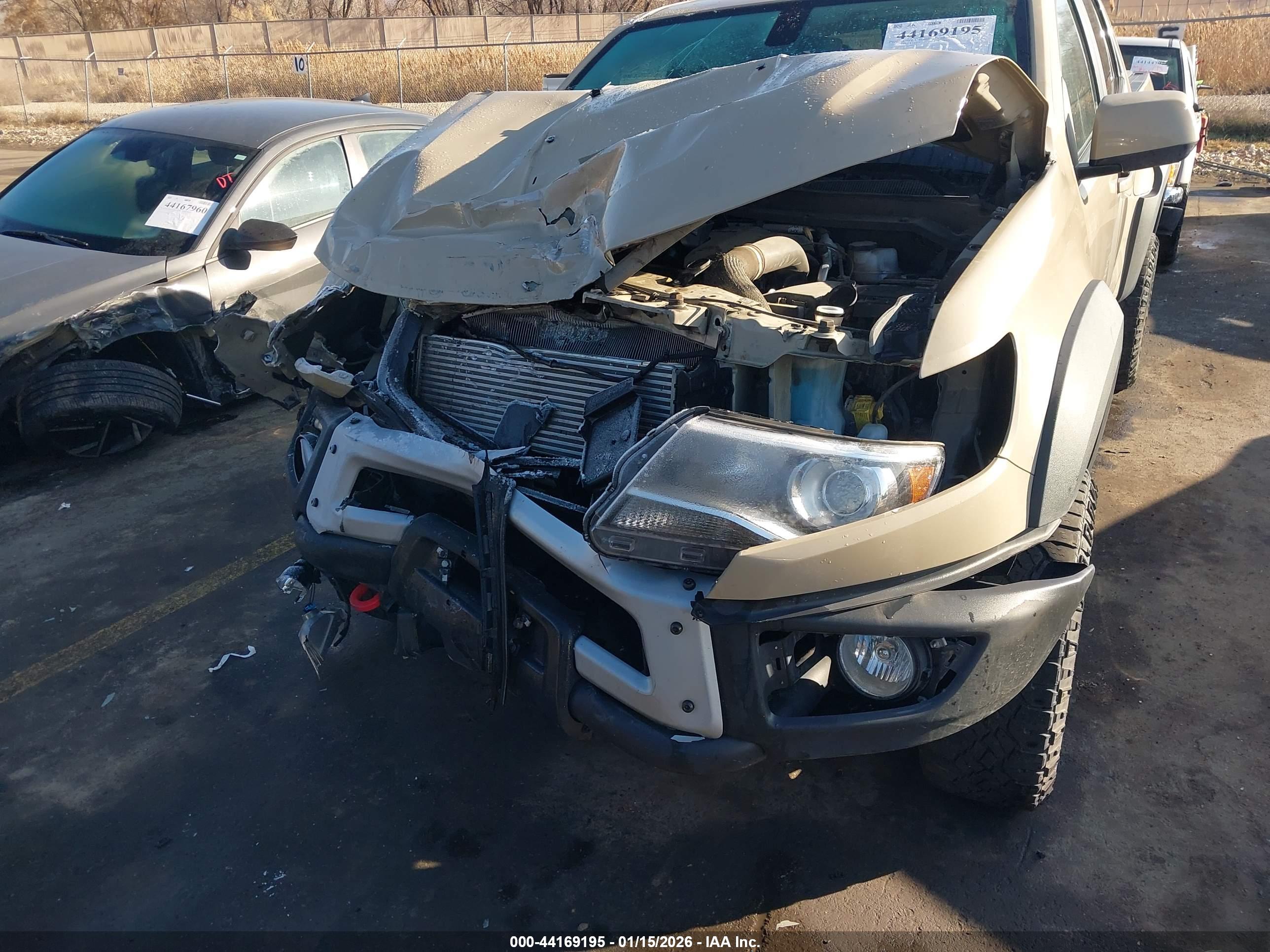 CHEVROLET COLORADO image 6
