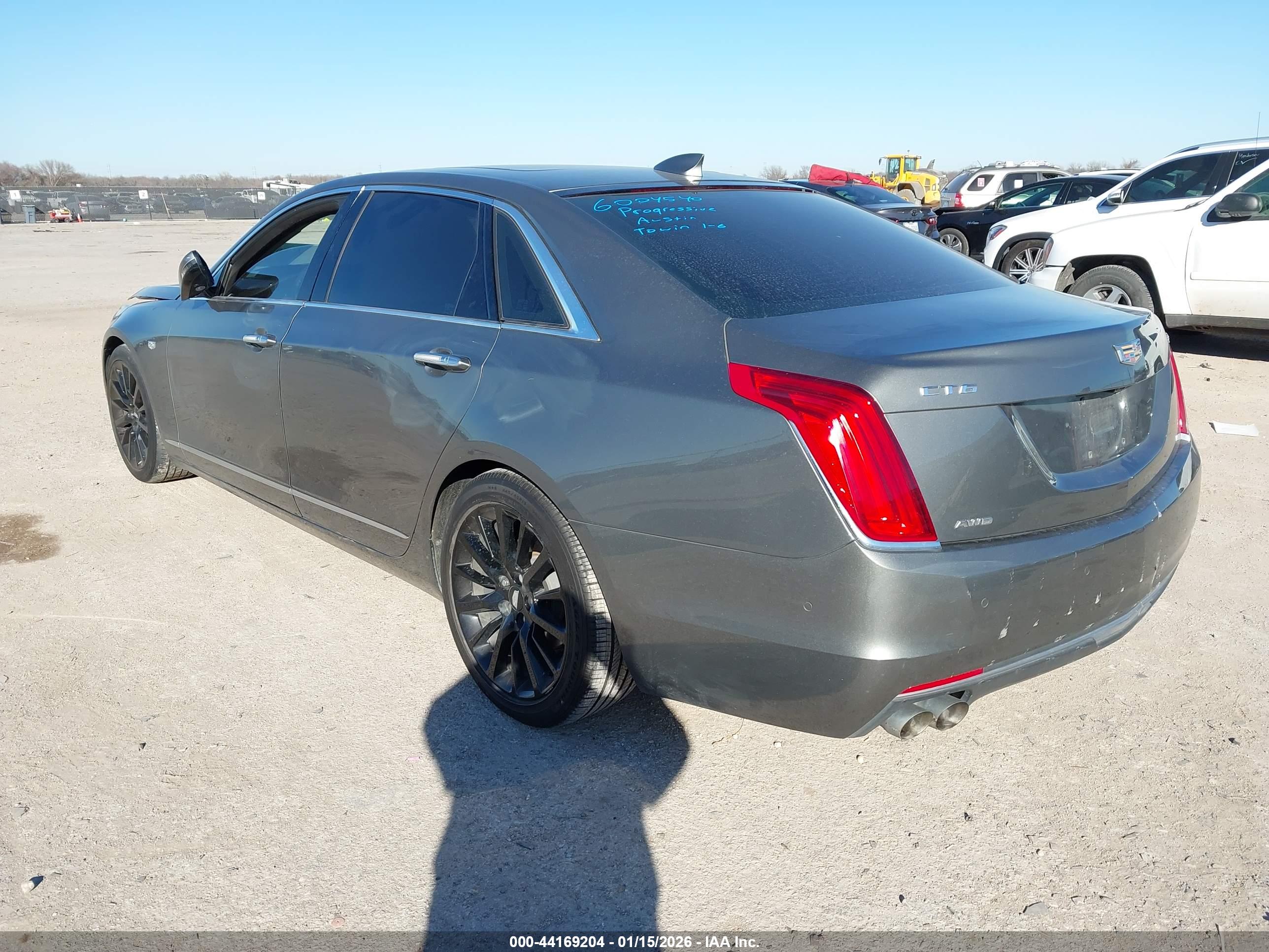 CADILLAC CT6 image 3