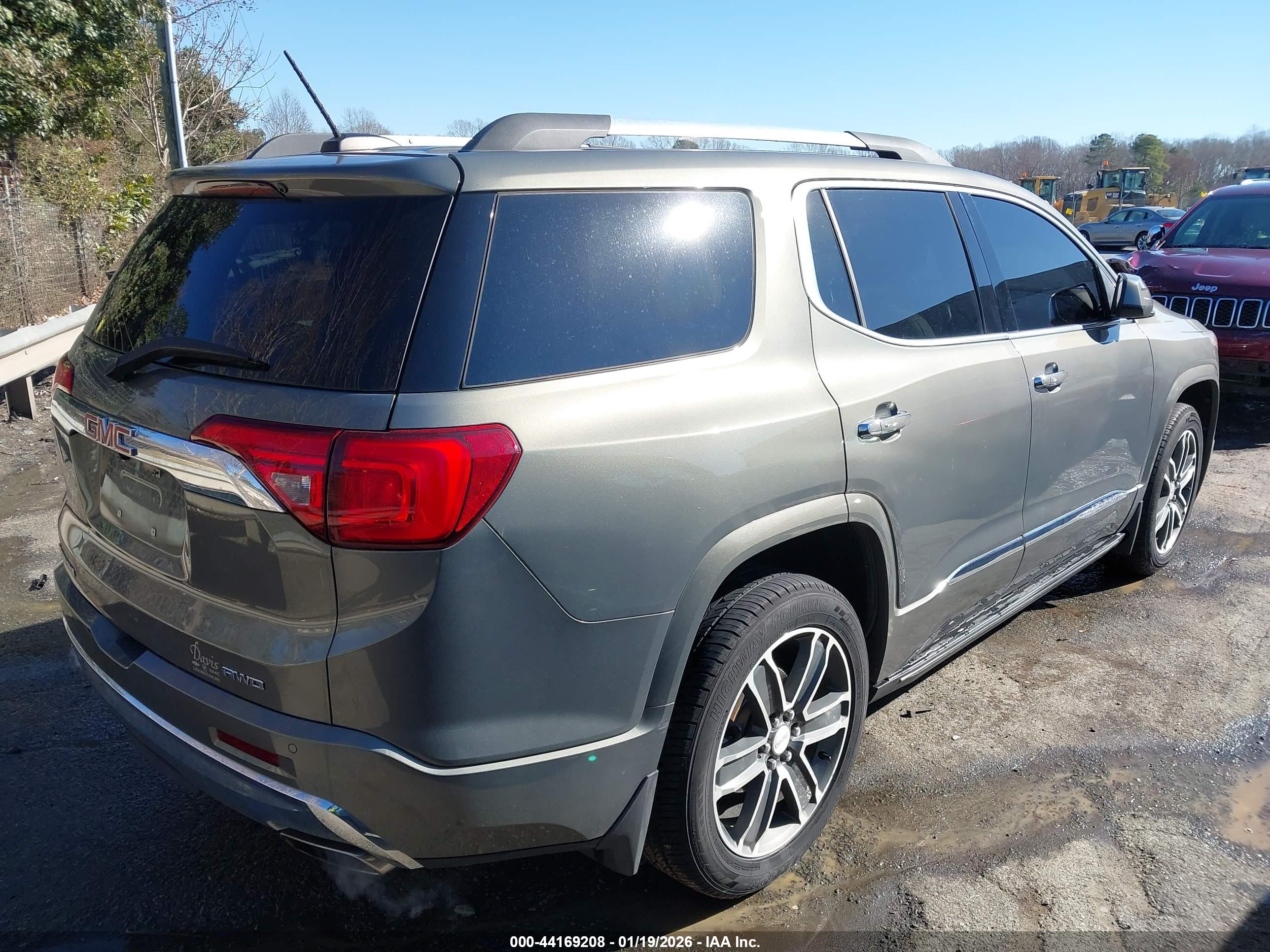 GMC ACADIA image 4
