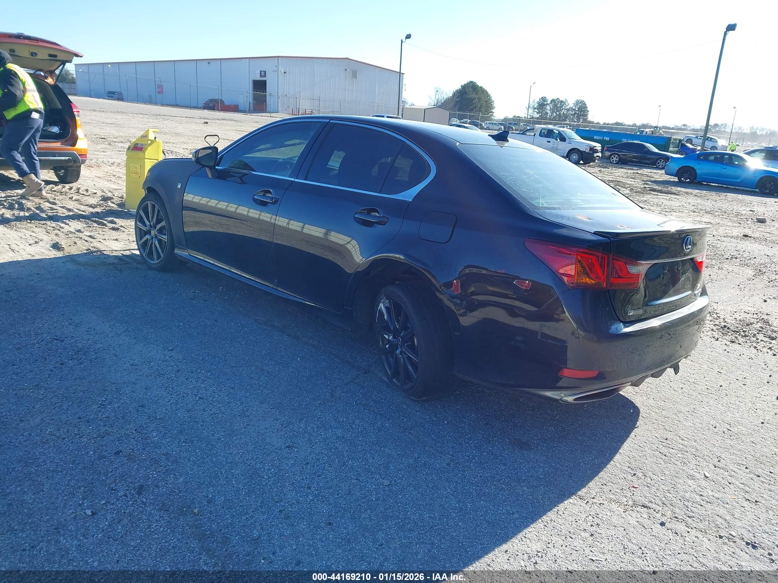 LEXUS GS image 3