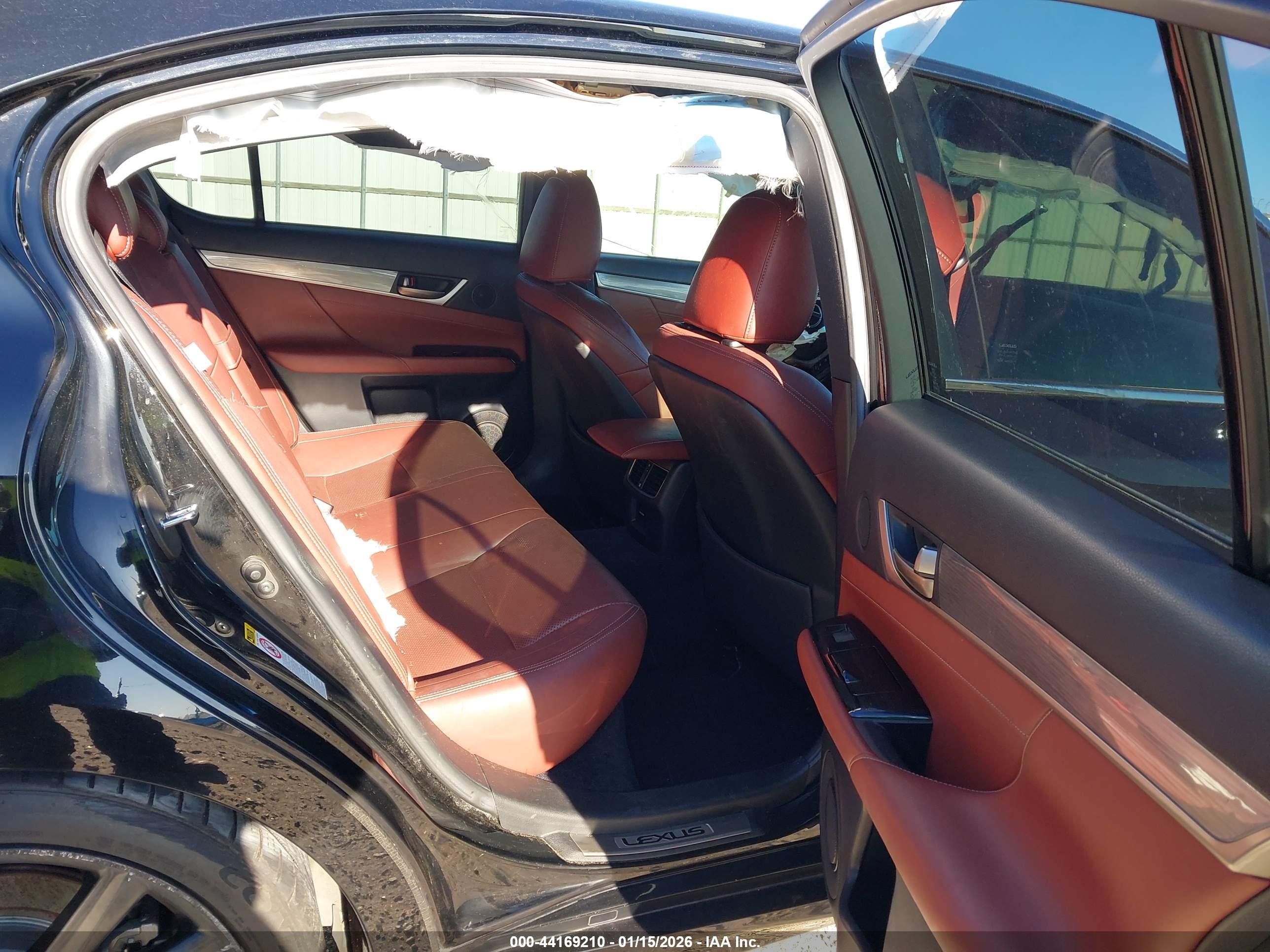 LEXUS GS image 8