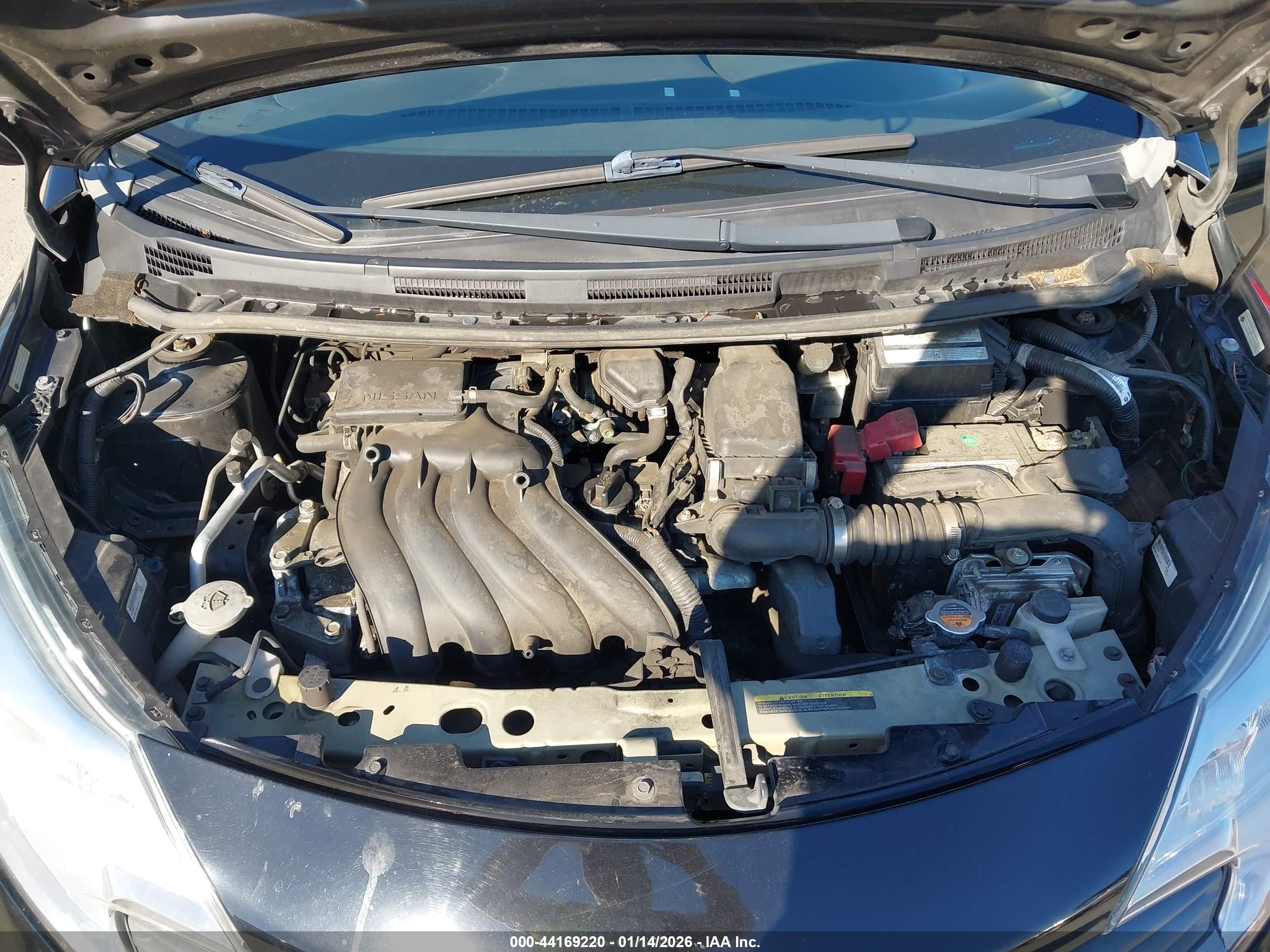 NISSAN VERSA image 10