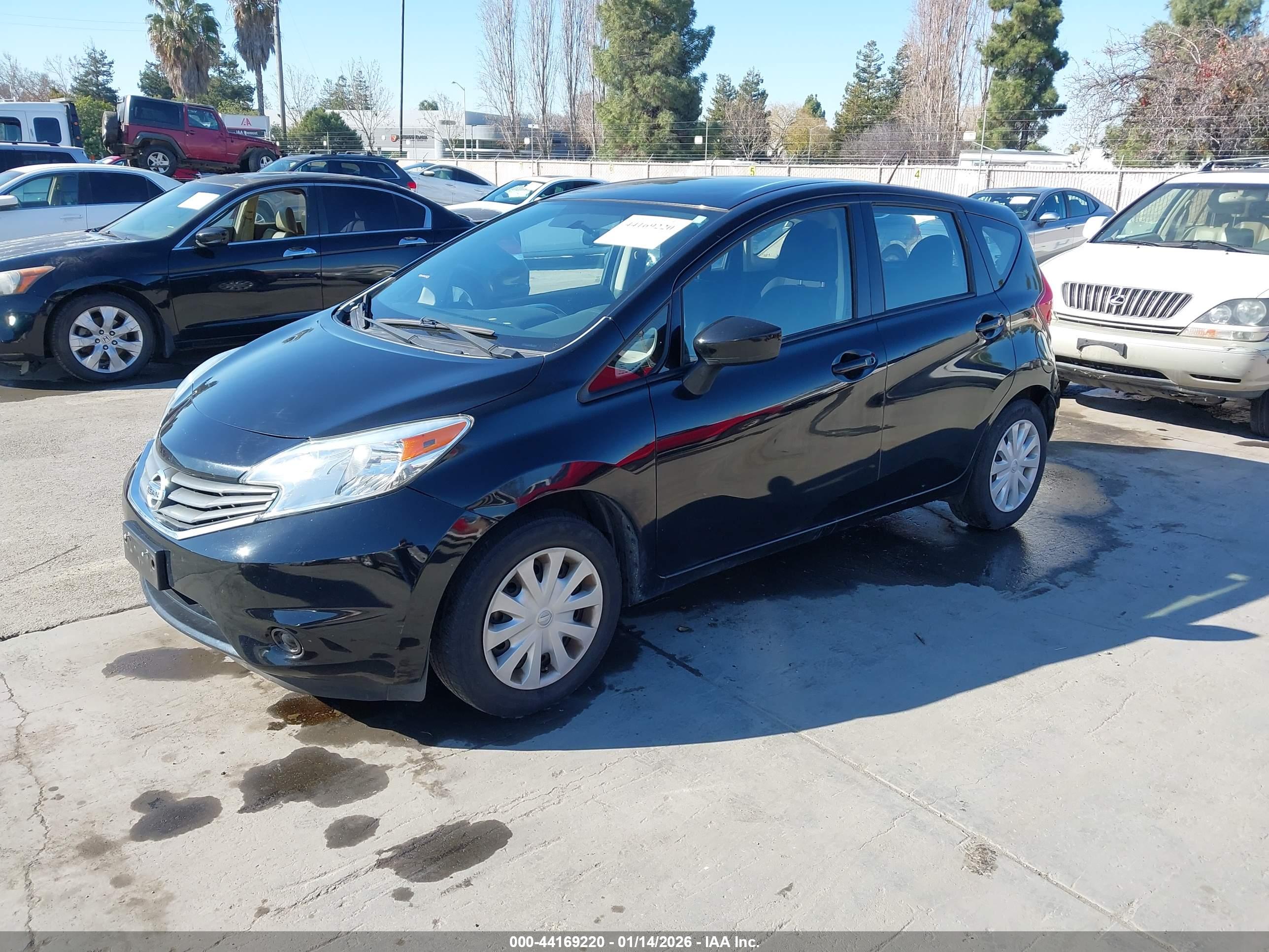 NISSAN VERSA image 2