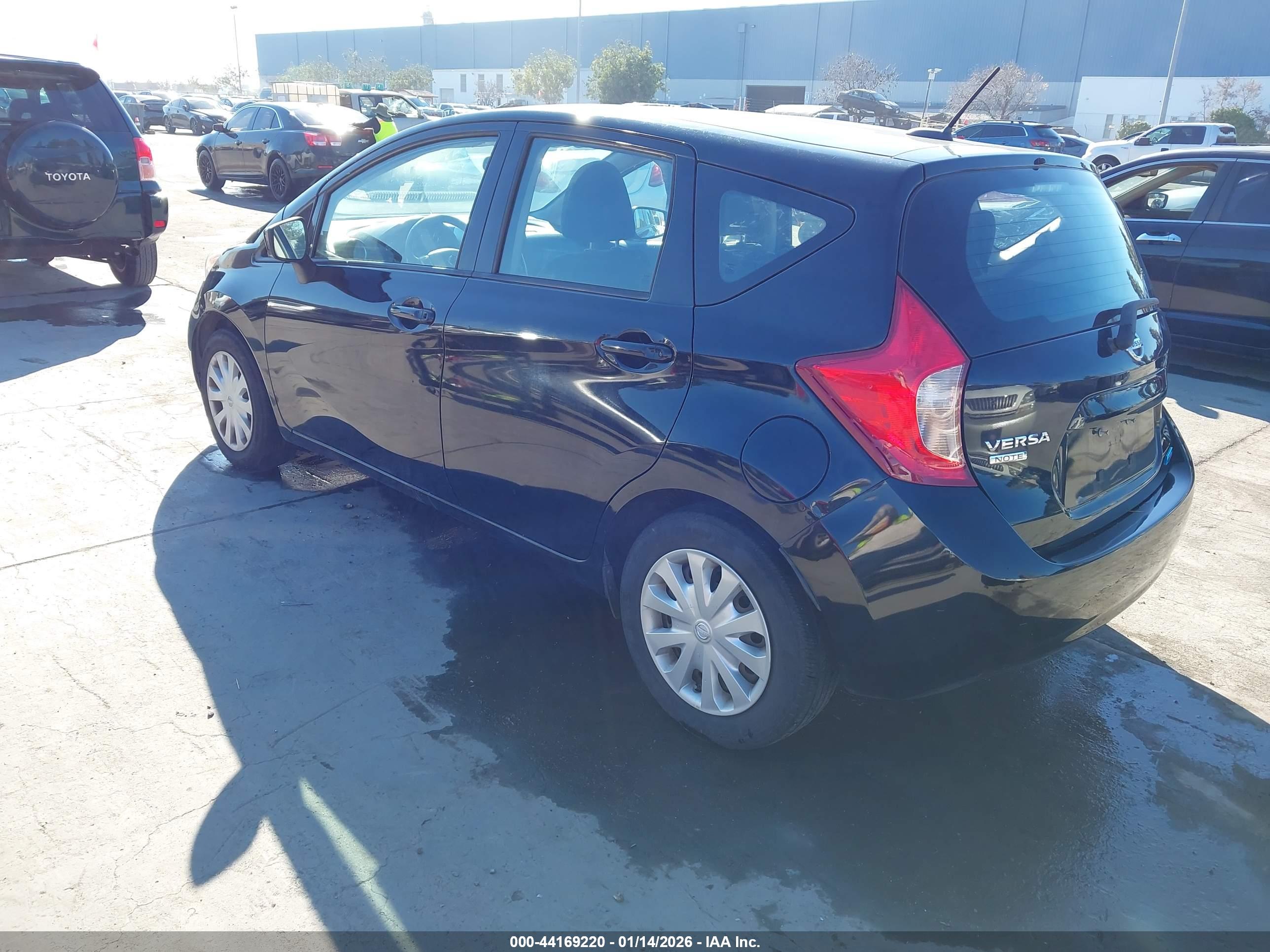 NISSAN VERSA image 3