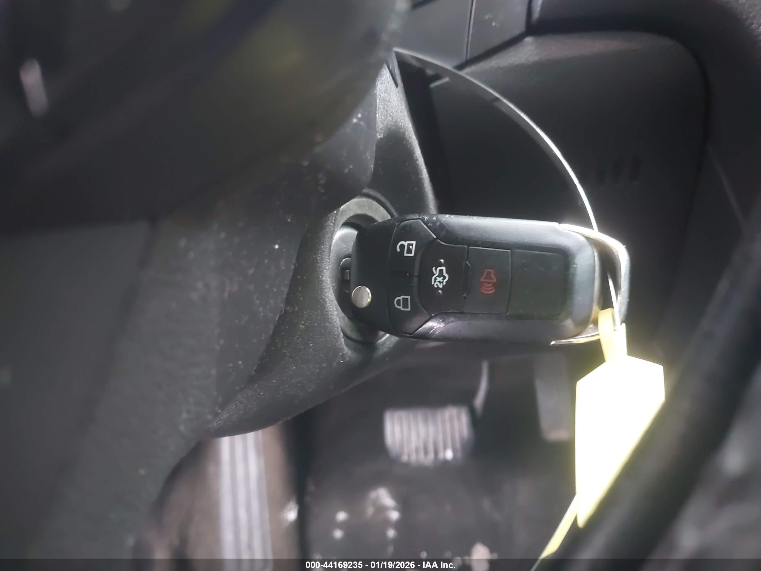 FORD FUSION image 11