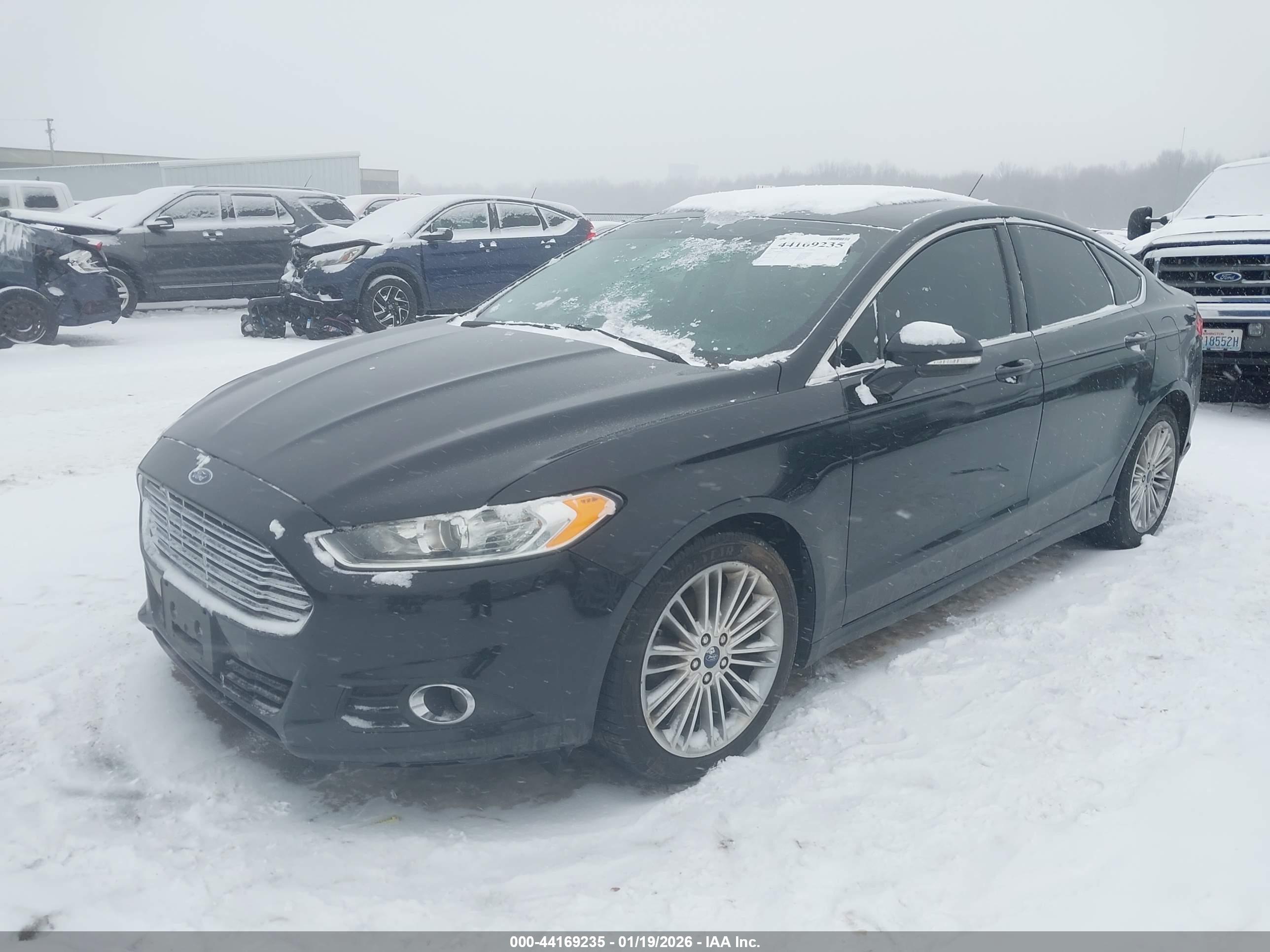 FORD FUSION image 2